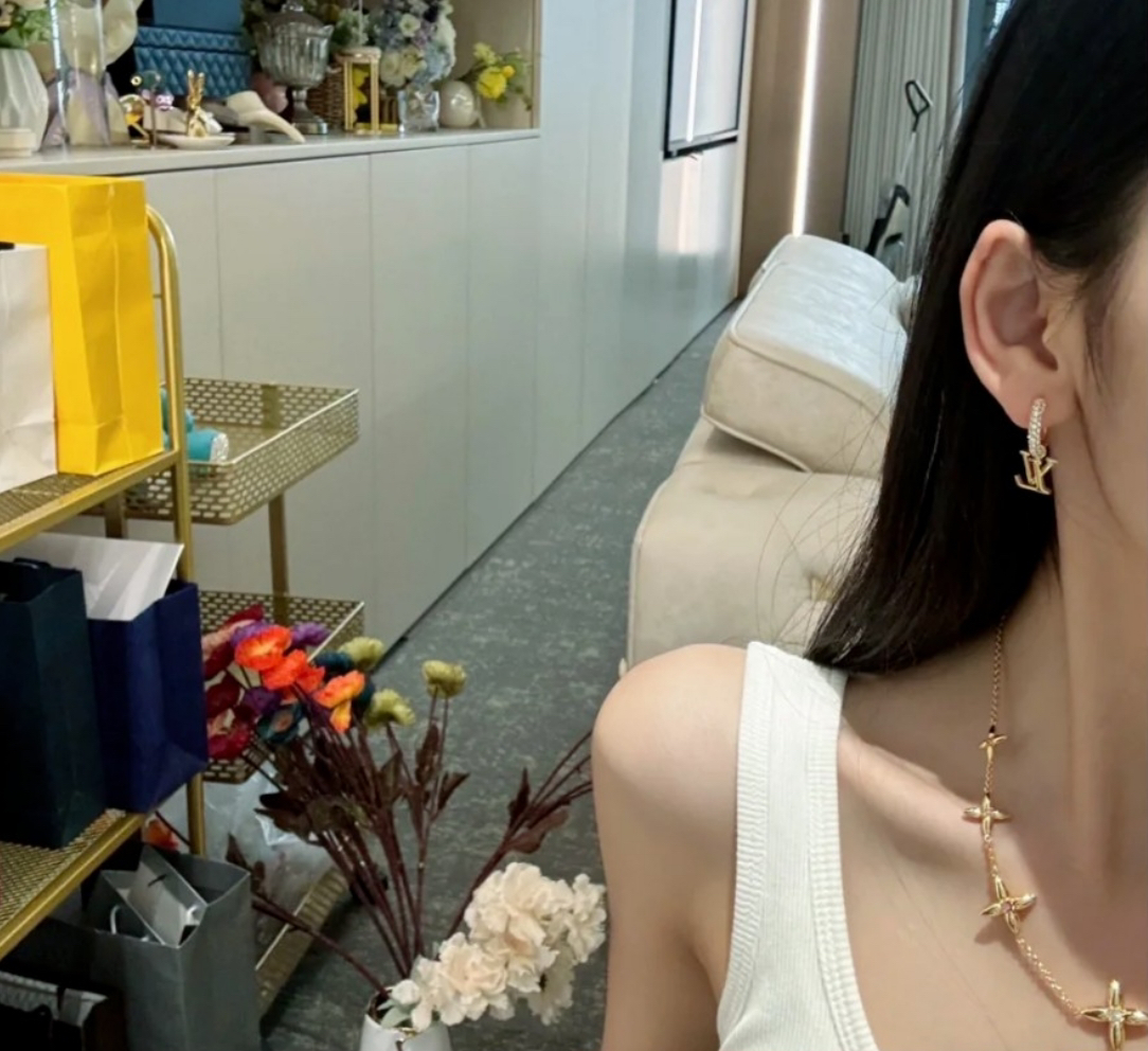 LV earrings-34