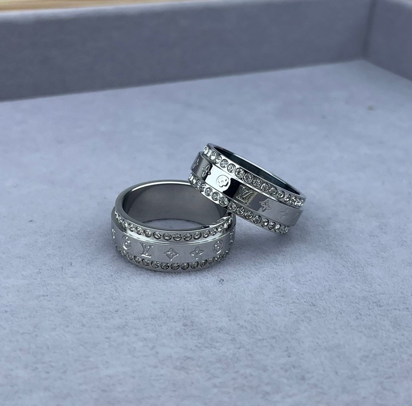 LV ring-79