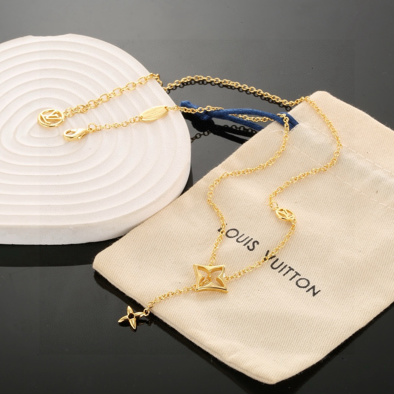 LV necklace-12