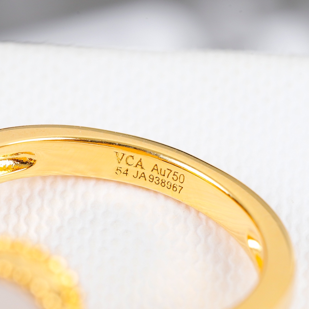 Van Cleef & Arpels ring-44