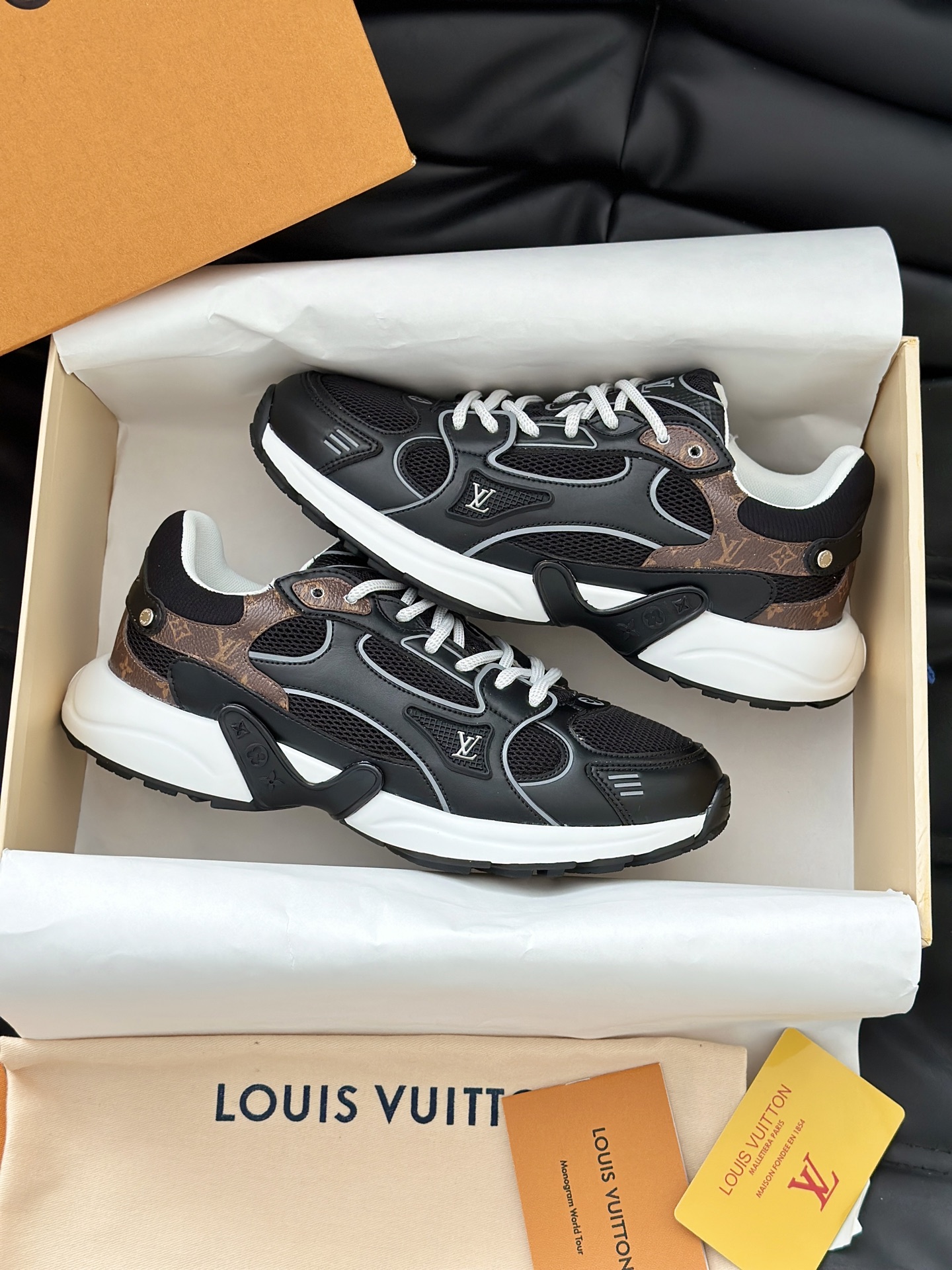 Lv Sneakers-207