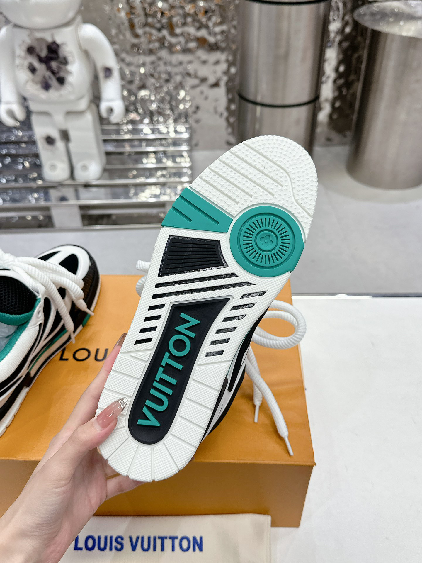 Lv Sneakers-50