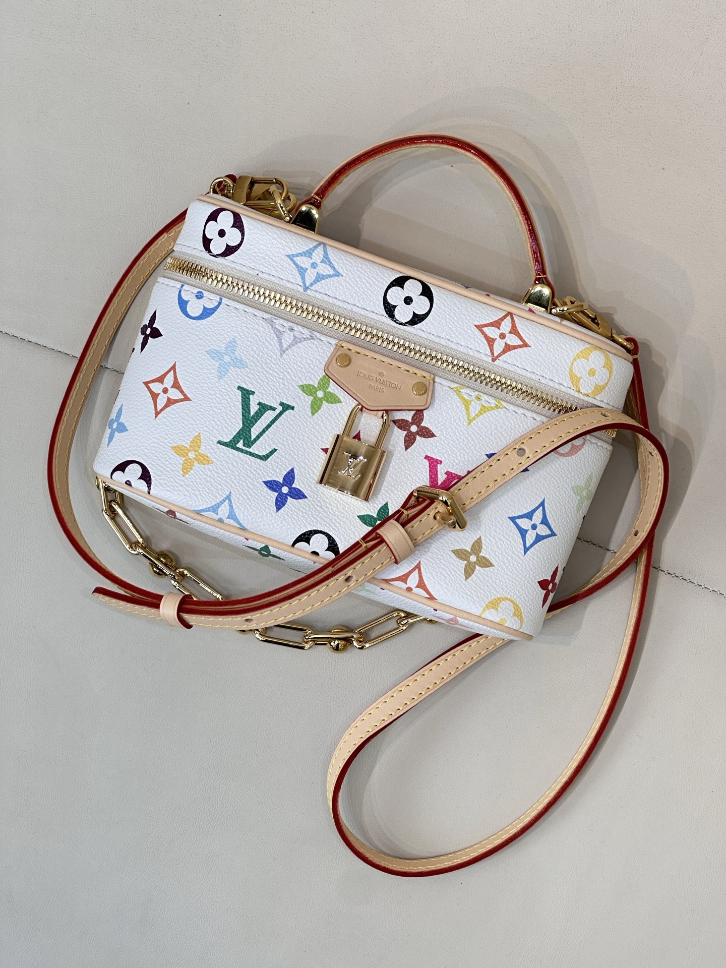 Louis Vuitton Hot New Product-103