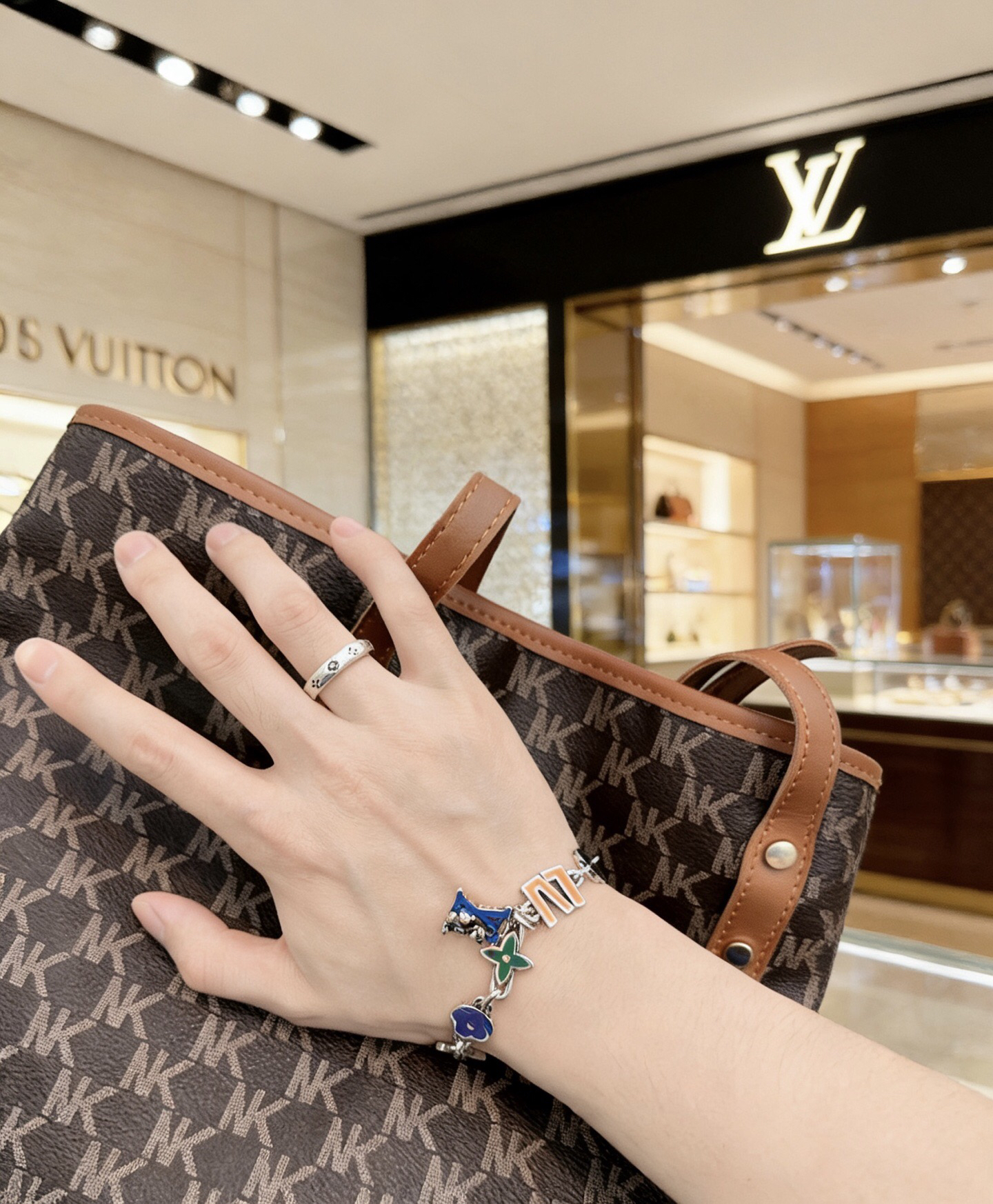 LV Bracelet-46