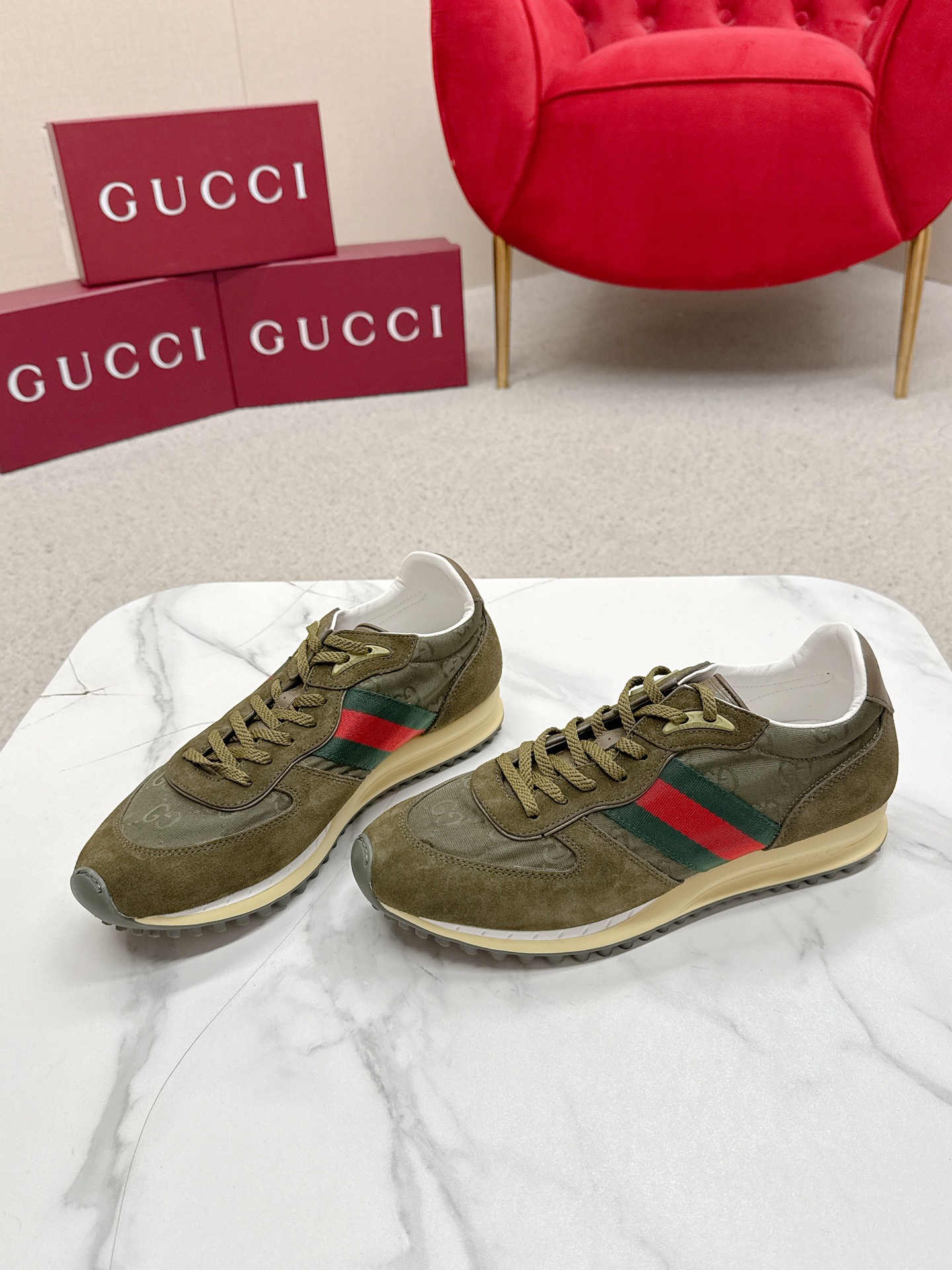 Gucci Sneakers-184