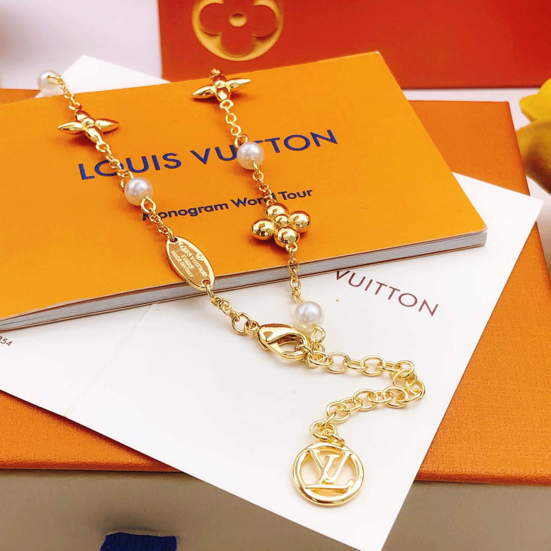 LV necklace-79