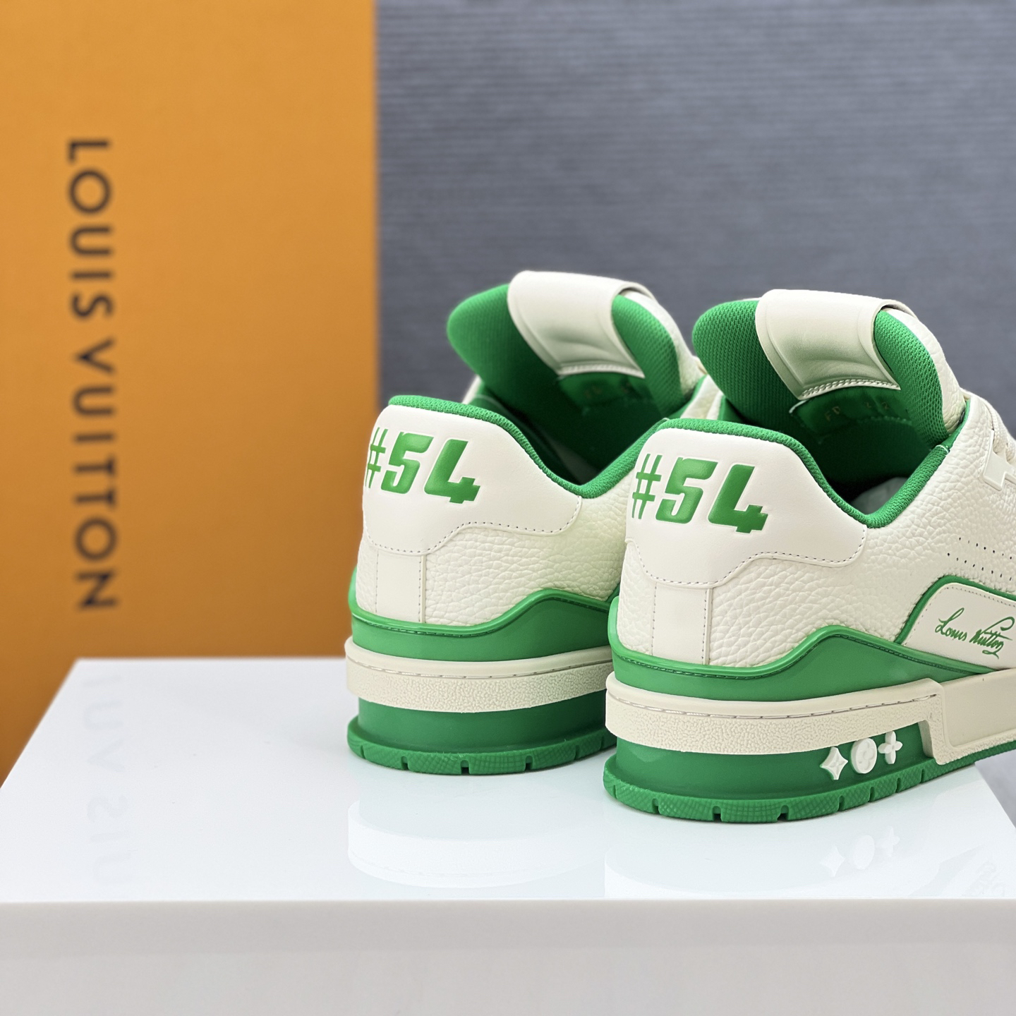 Lv Sneakers-150