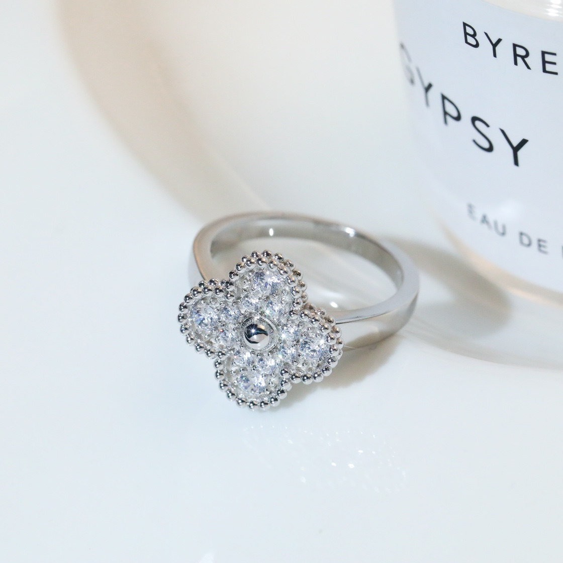 Van Cleef & Arpels ring-74