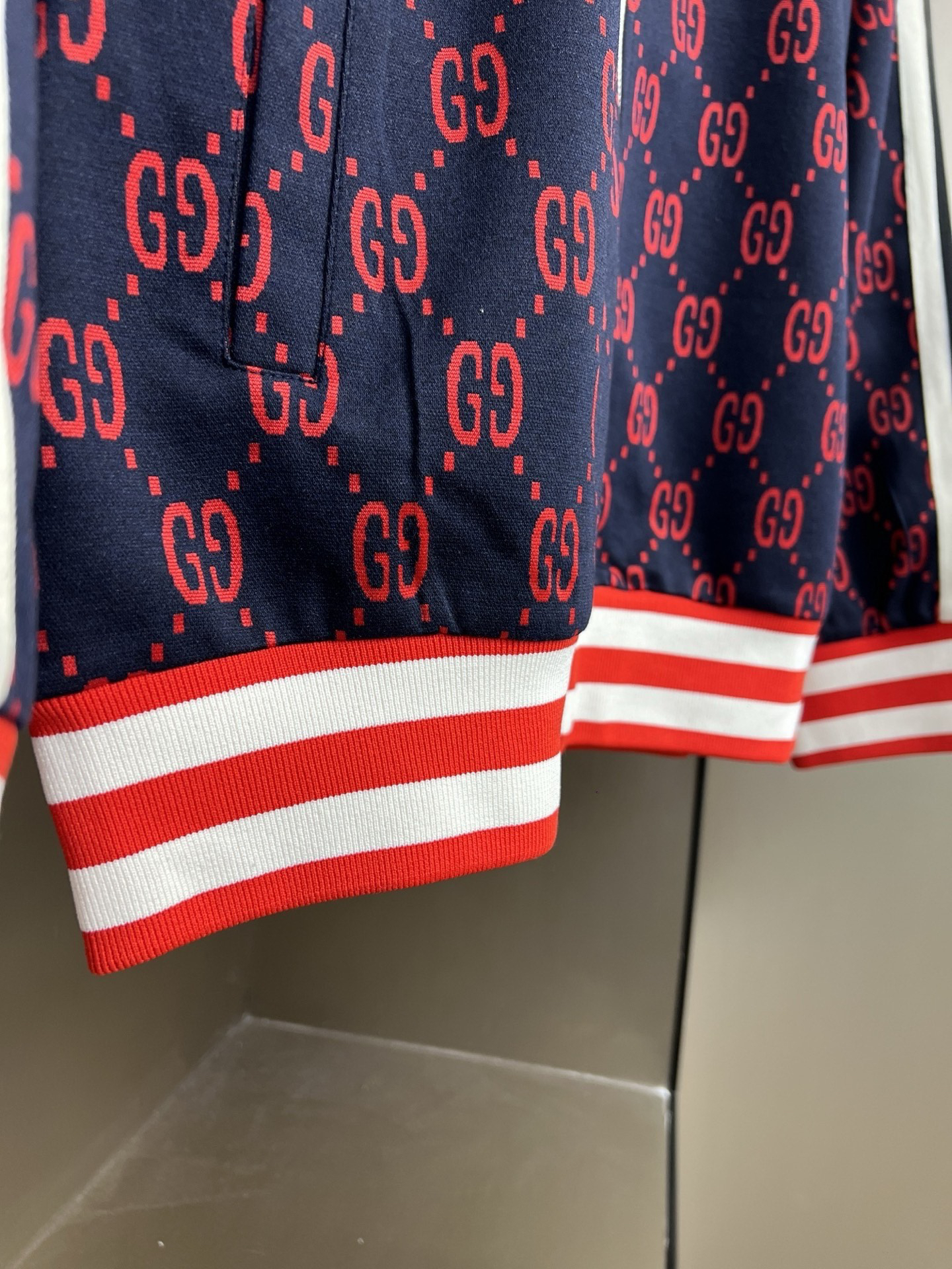 Gucci Clothing-346