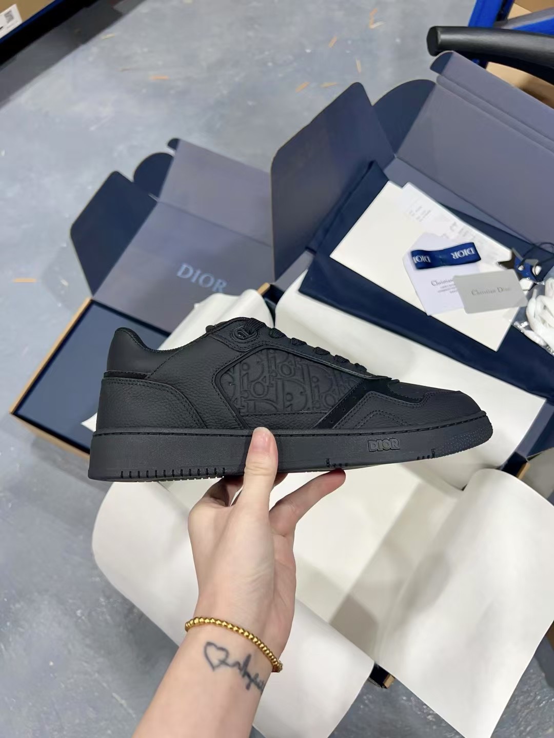 Dior Sneakers-23