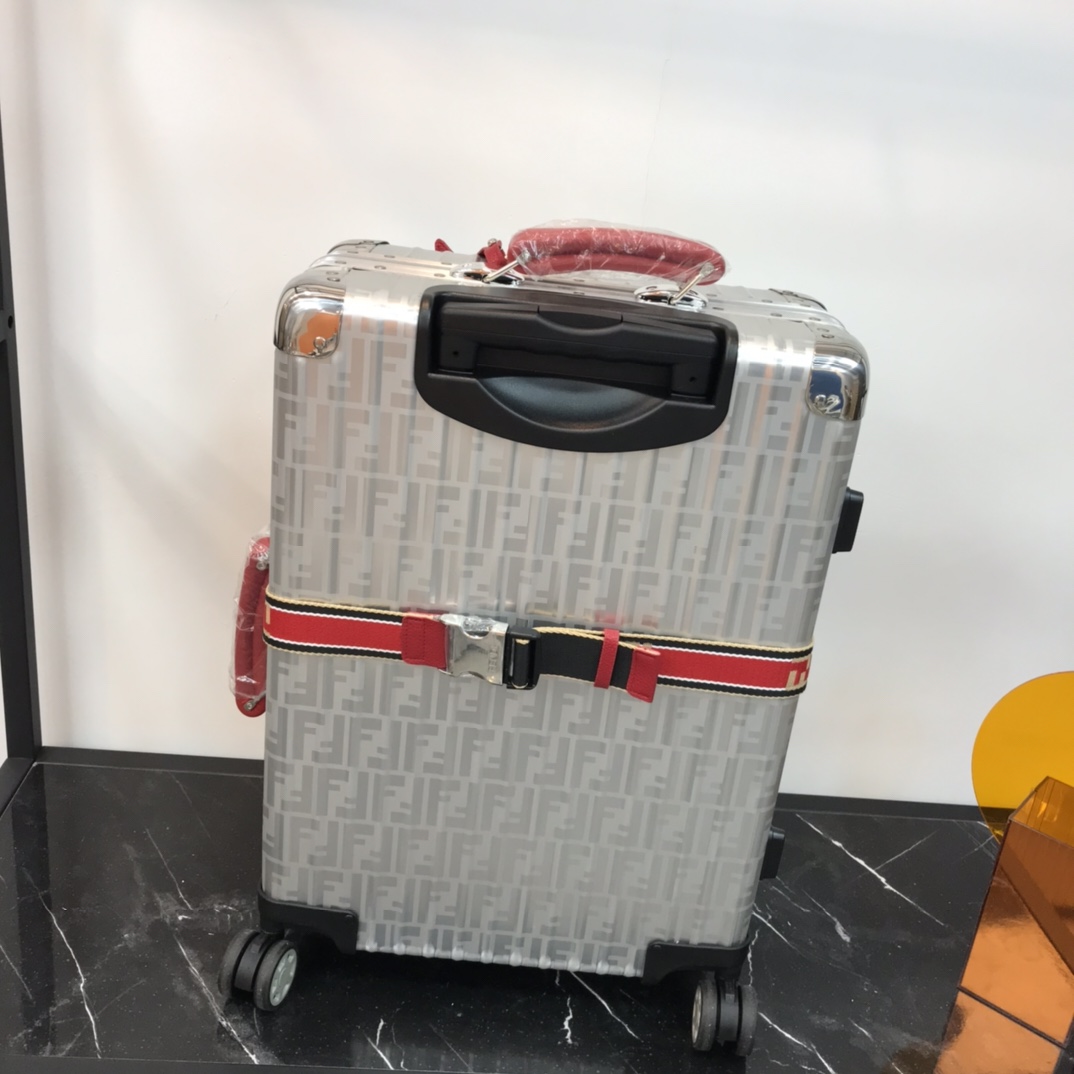 Fendi luggage-9
