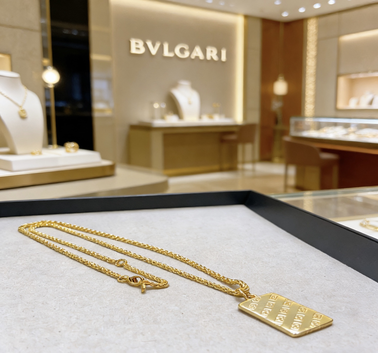 Balenciaga necklace-19