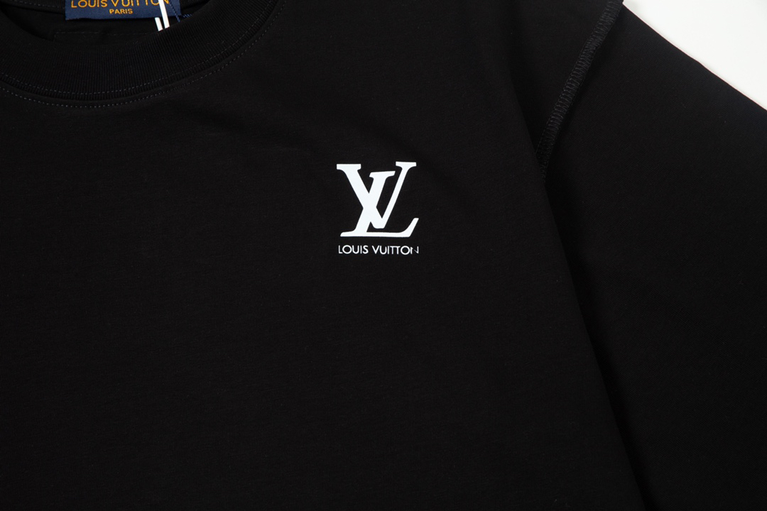 LV clothing-139