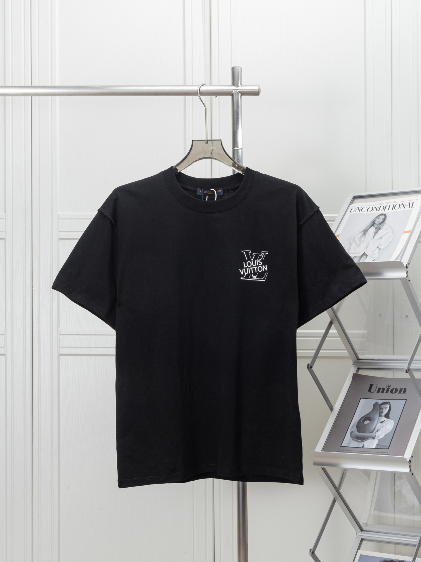 LV clothing-249