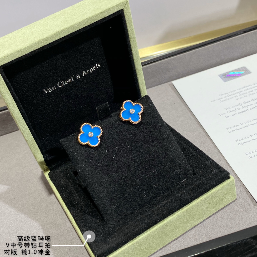 Van Cleef & Arpels earring-60