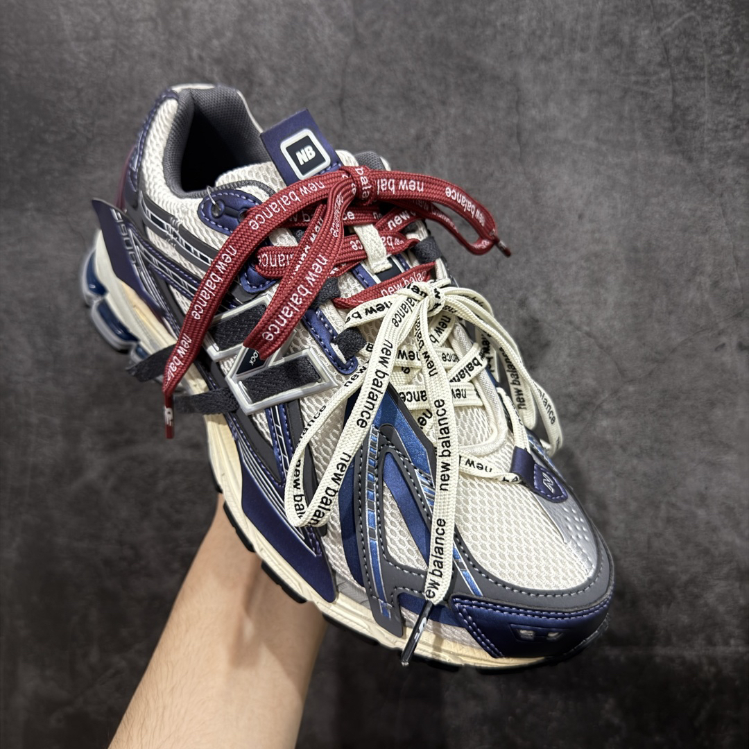 New Balance Sneakers-235