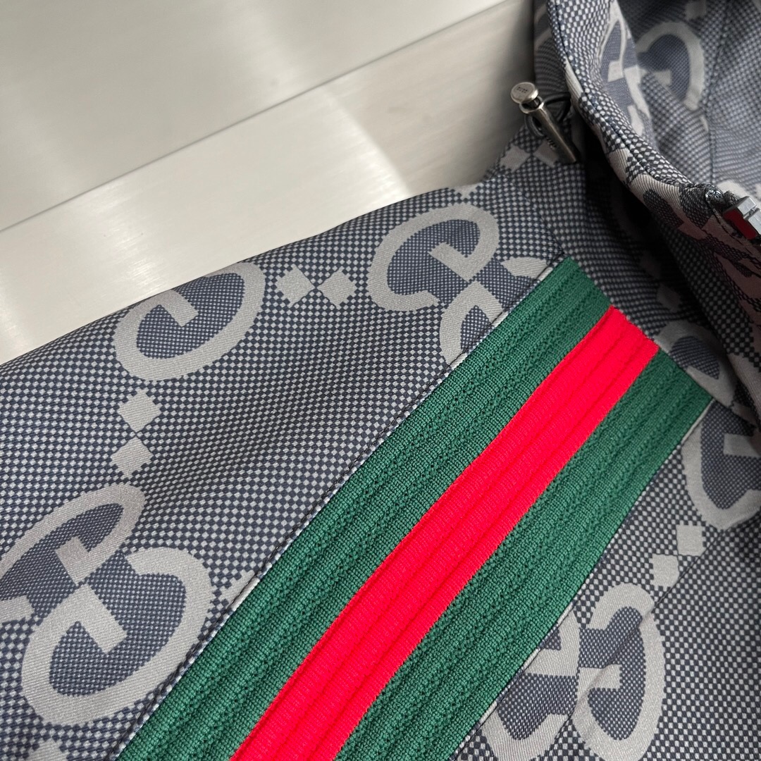 Gucci Clothing-183
