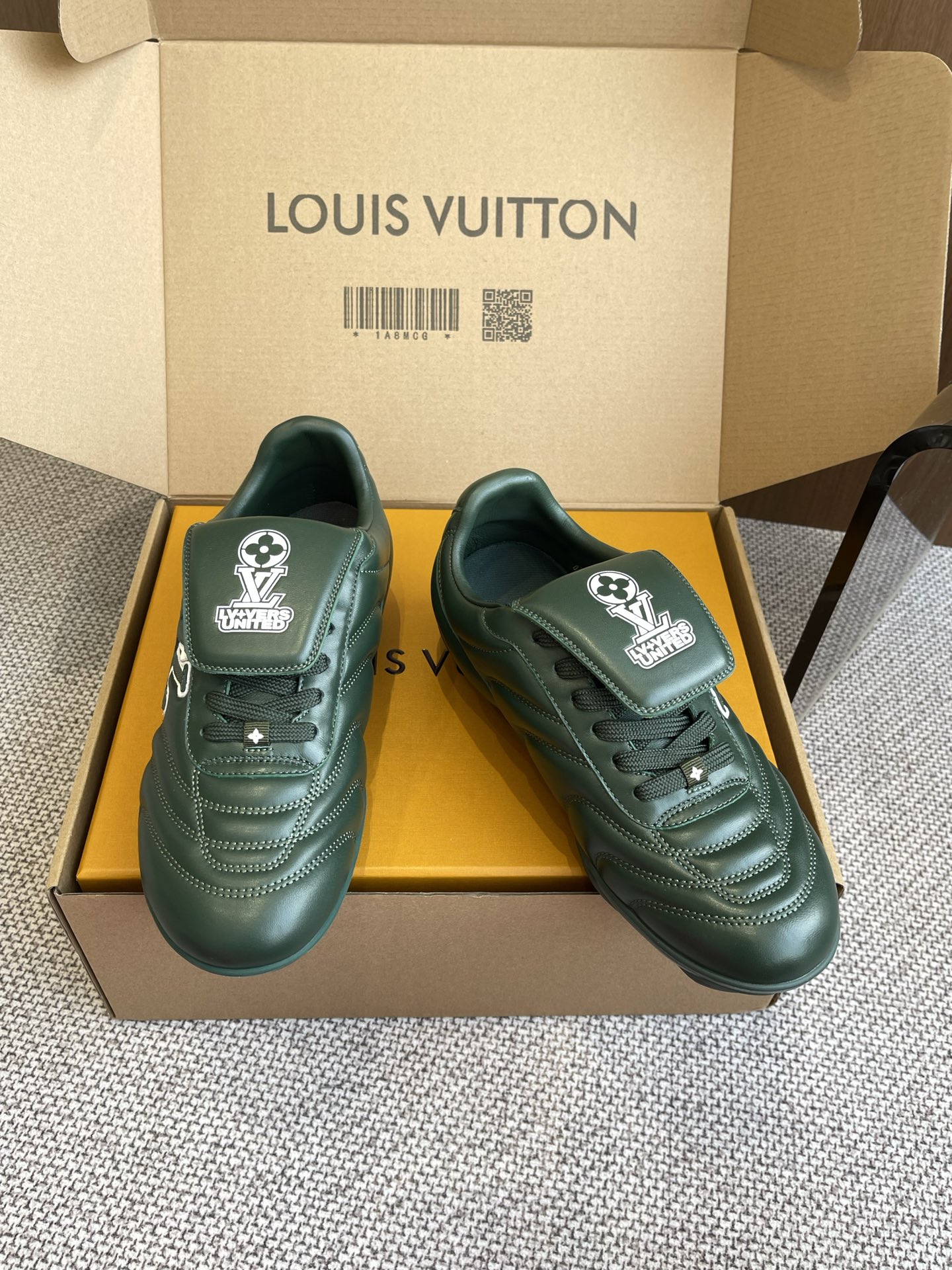 Lv Sneakers-108