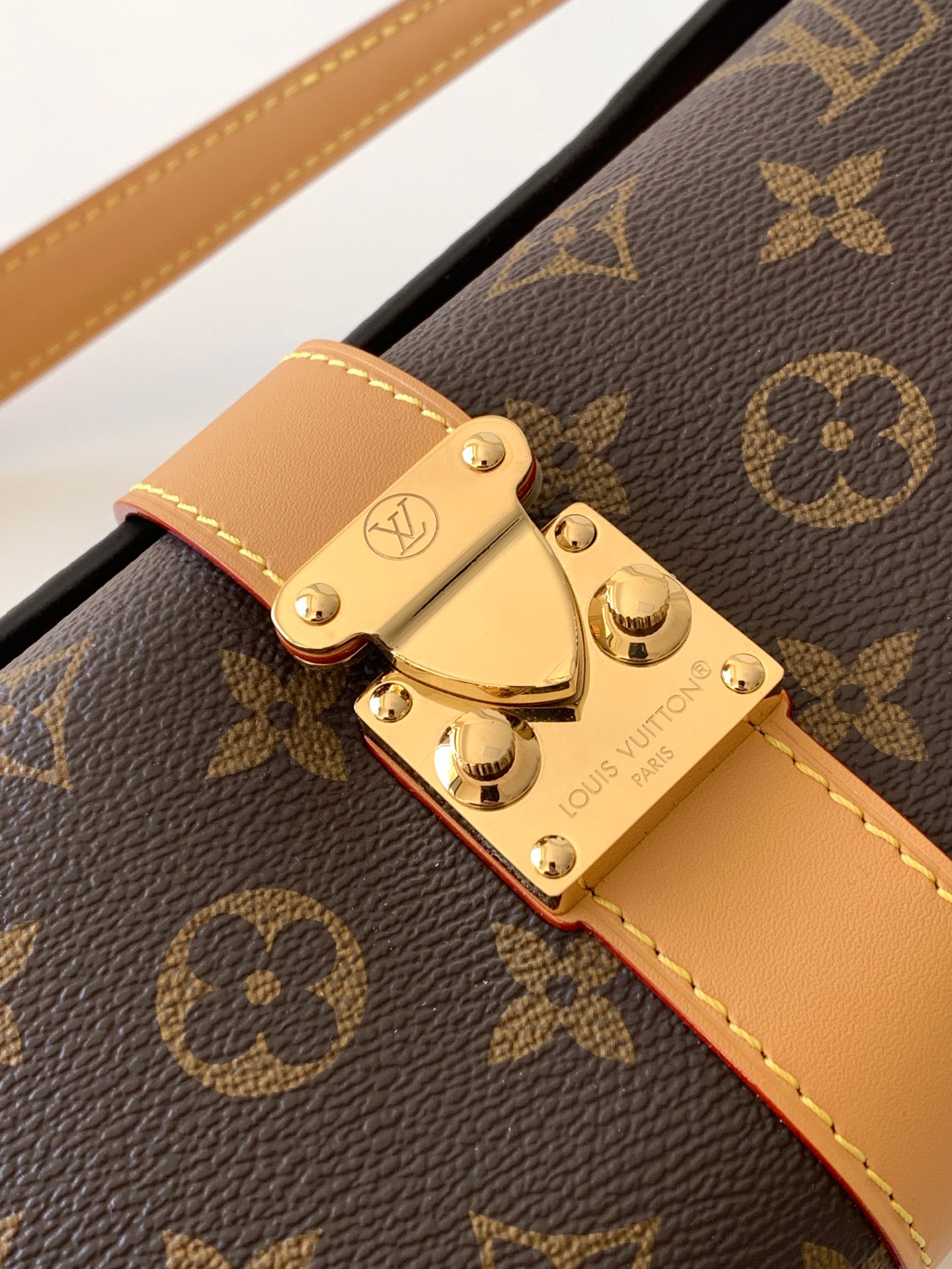 Louis Vuitton Hot New Product-160