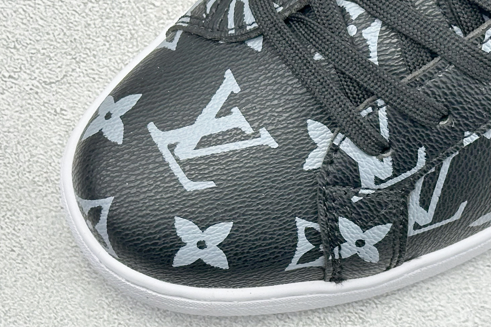 Lv Sneakers-252