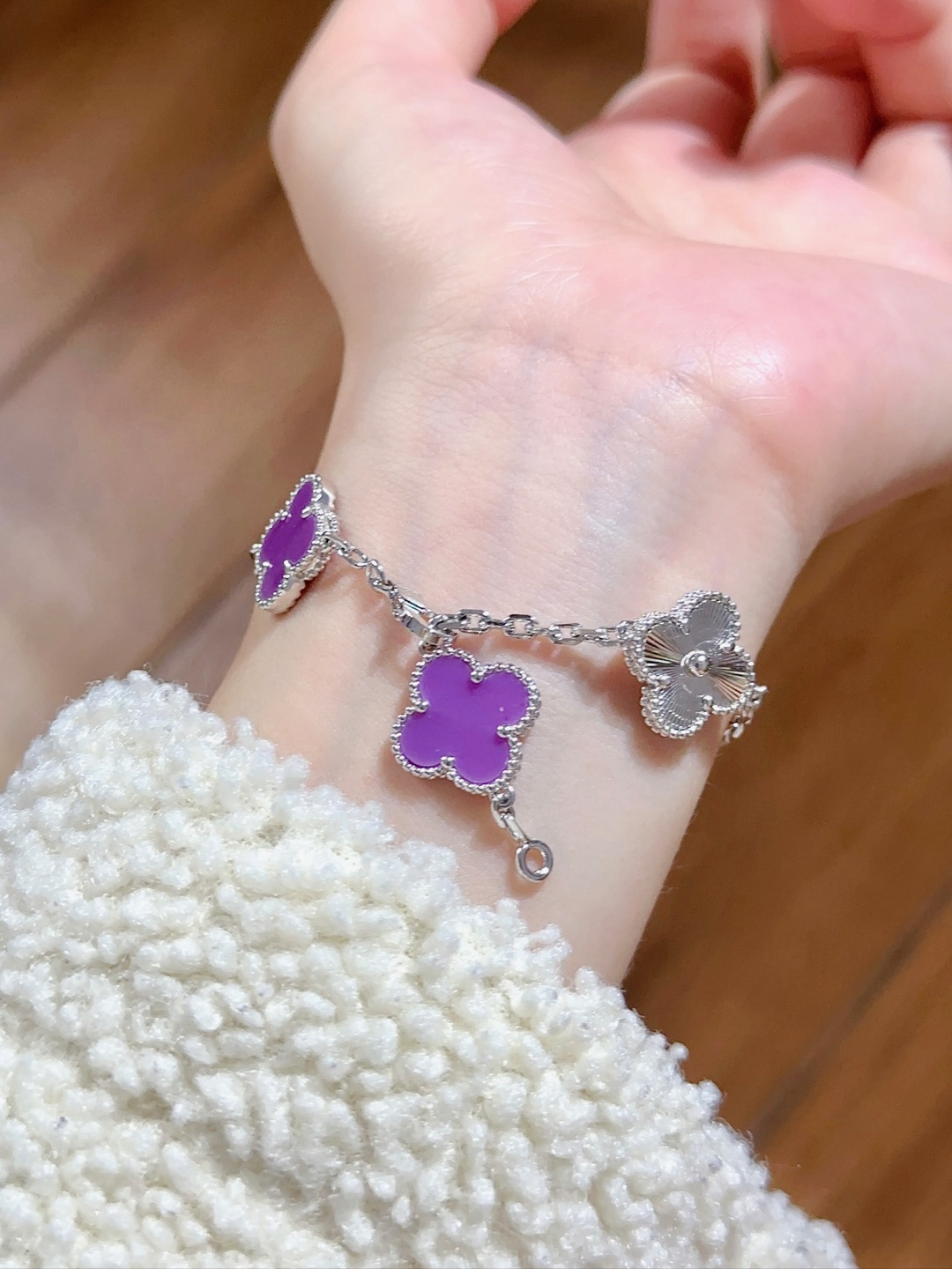 Van Cleef & Arpels Bracelet-81