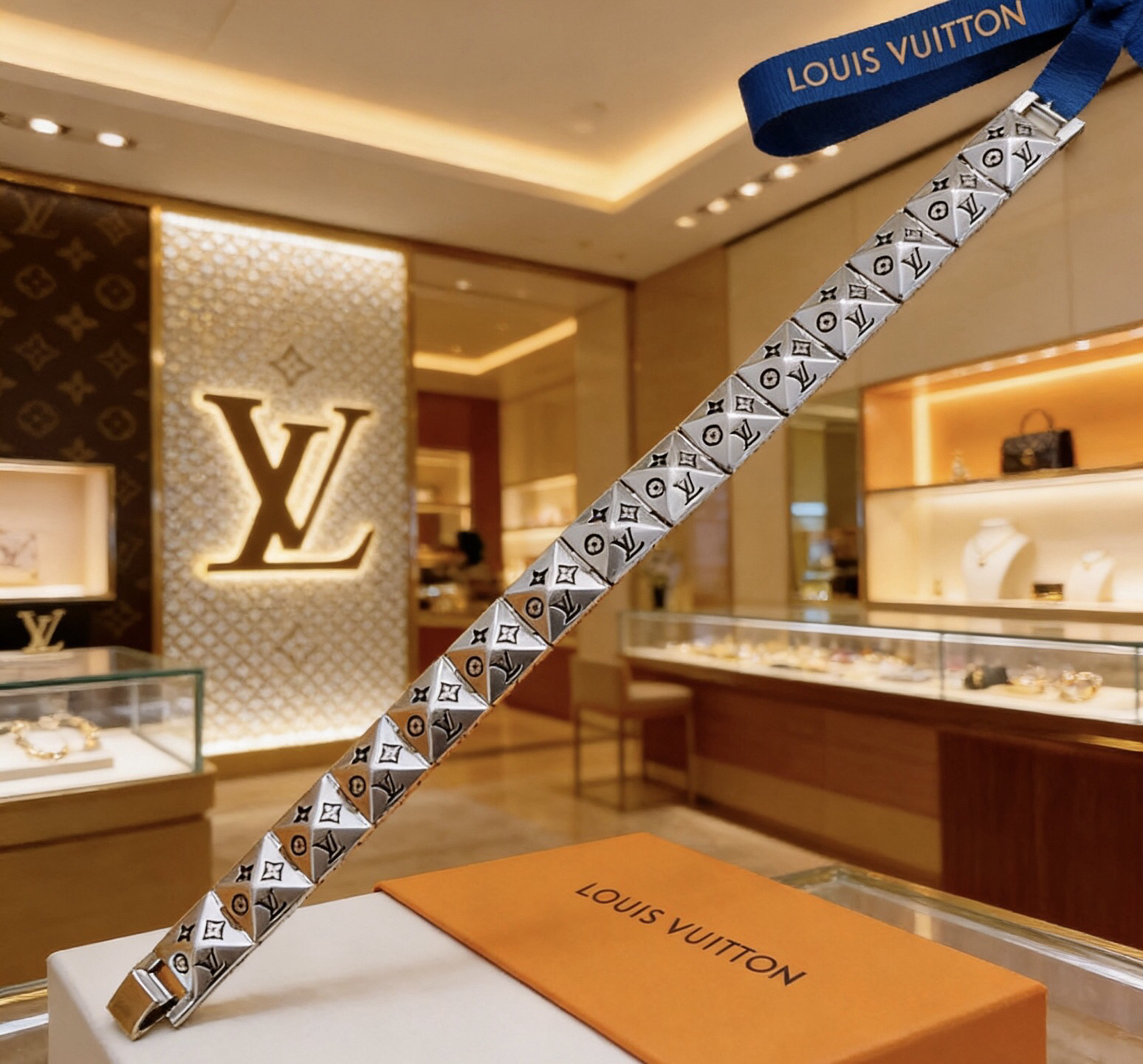 LV Bracelet-47