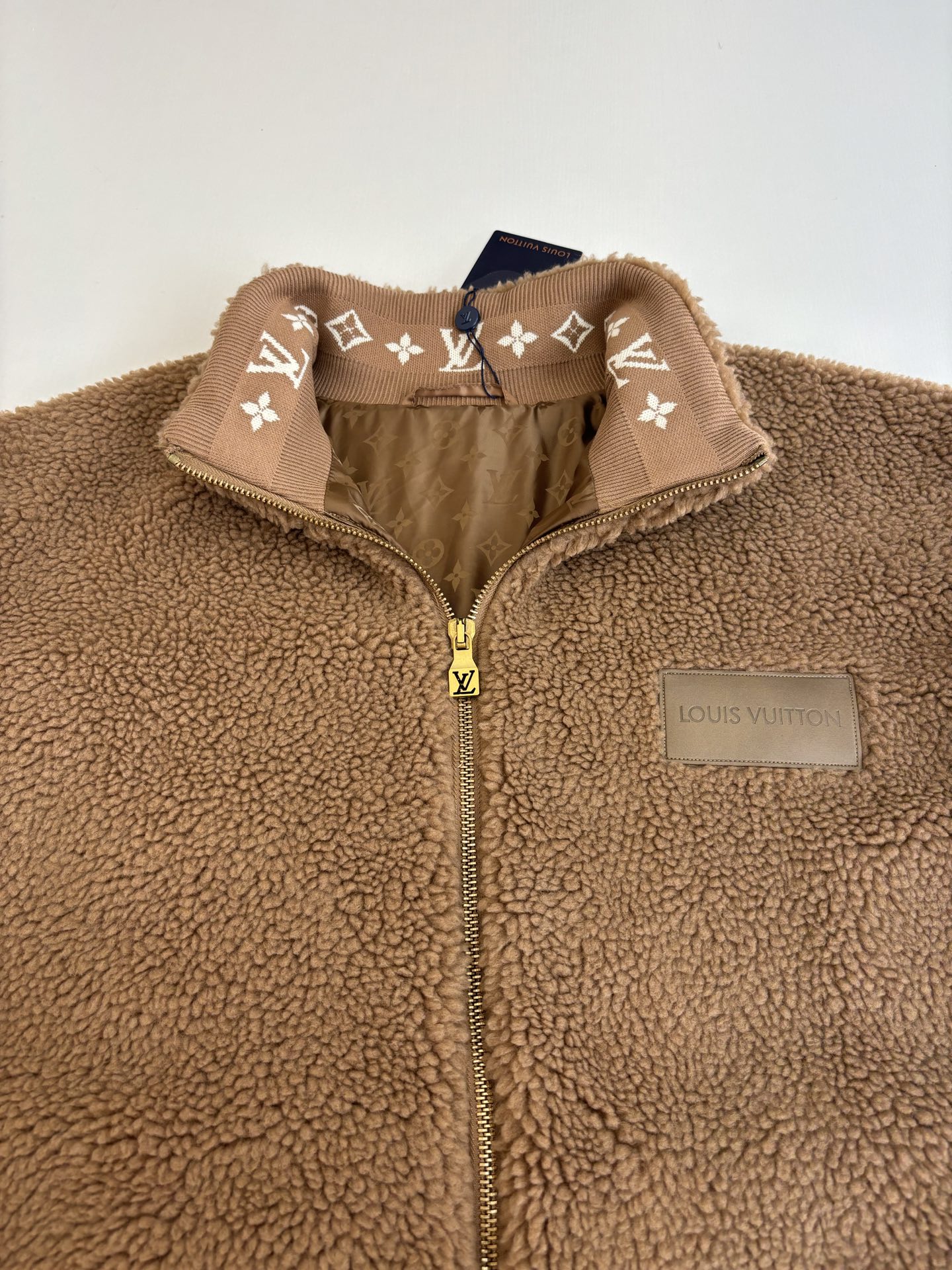 LV Clothing-297