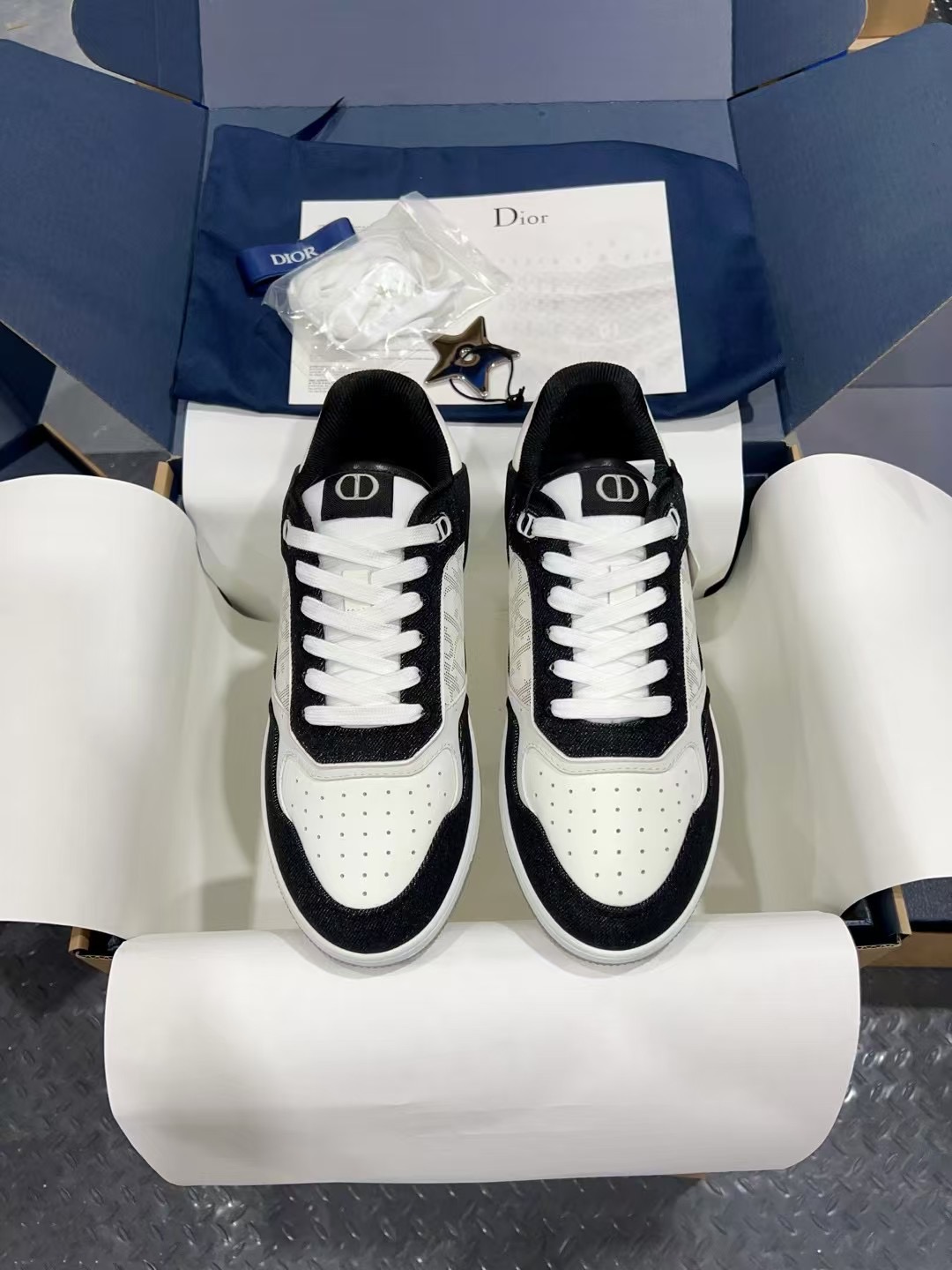 Dior Sneakers-22