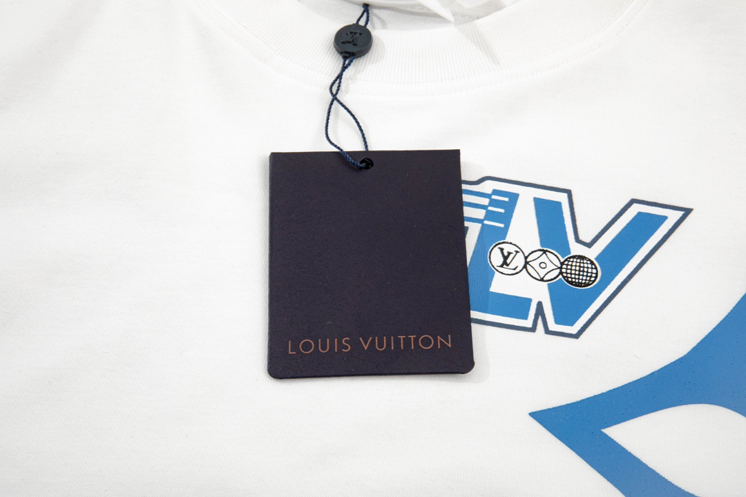 LV clothing-80