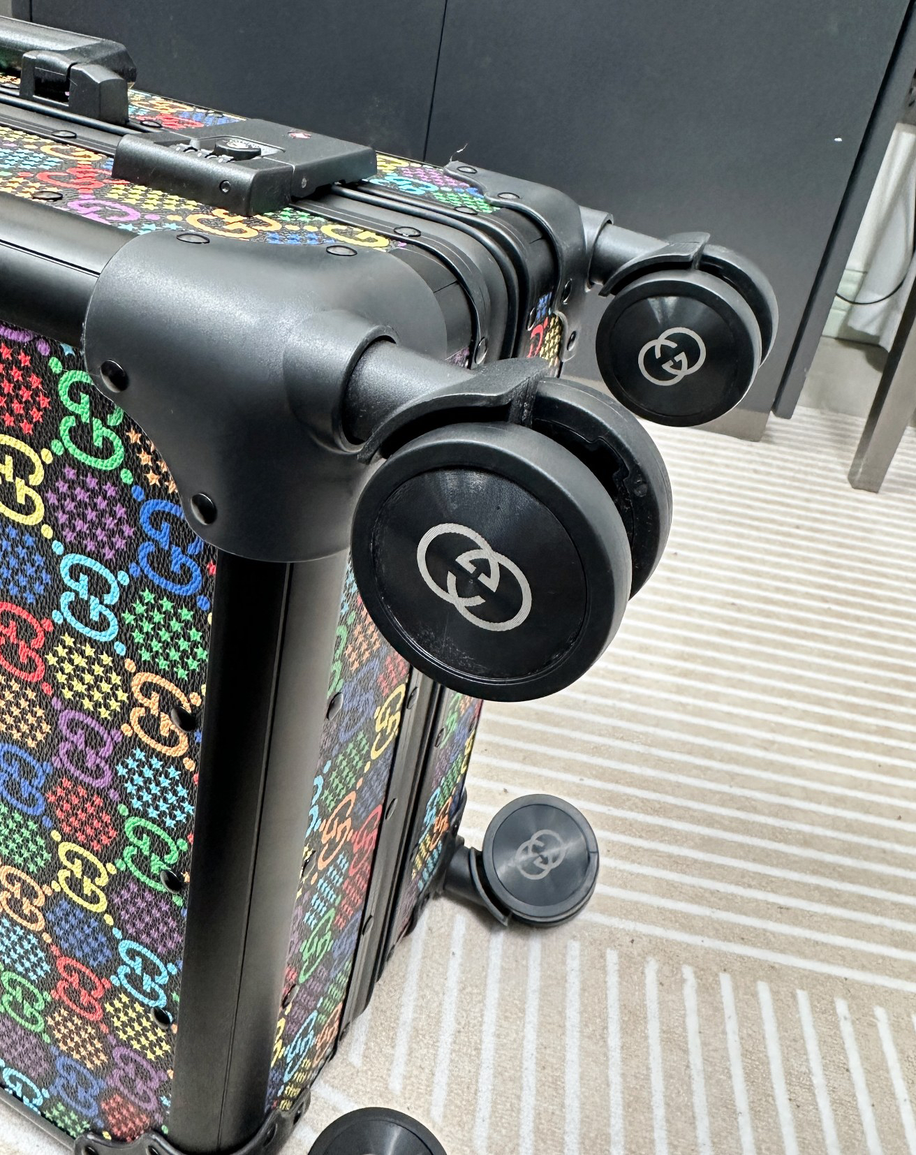 Gucci luggage-32