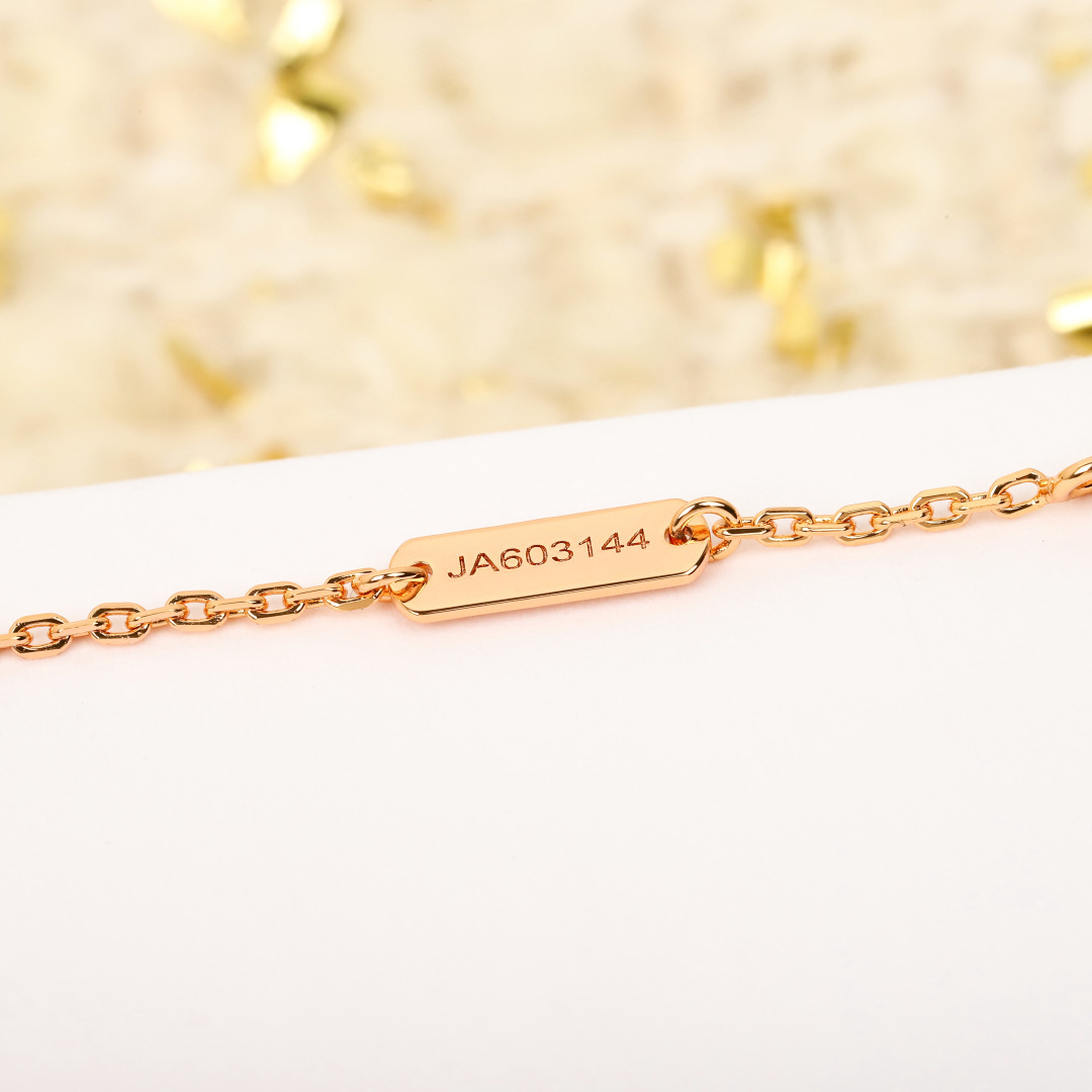 Van Cleef & Arpels necklace-139