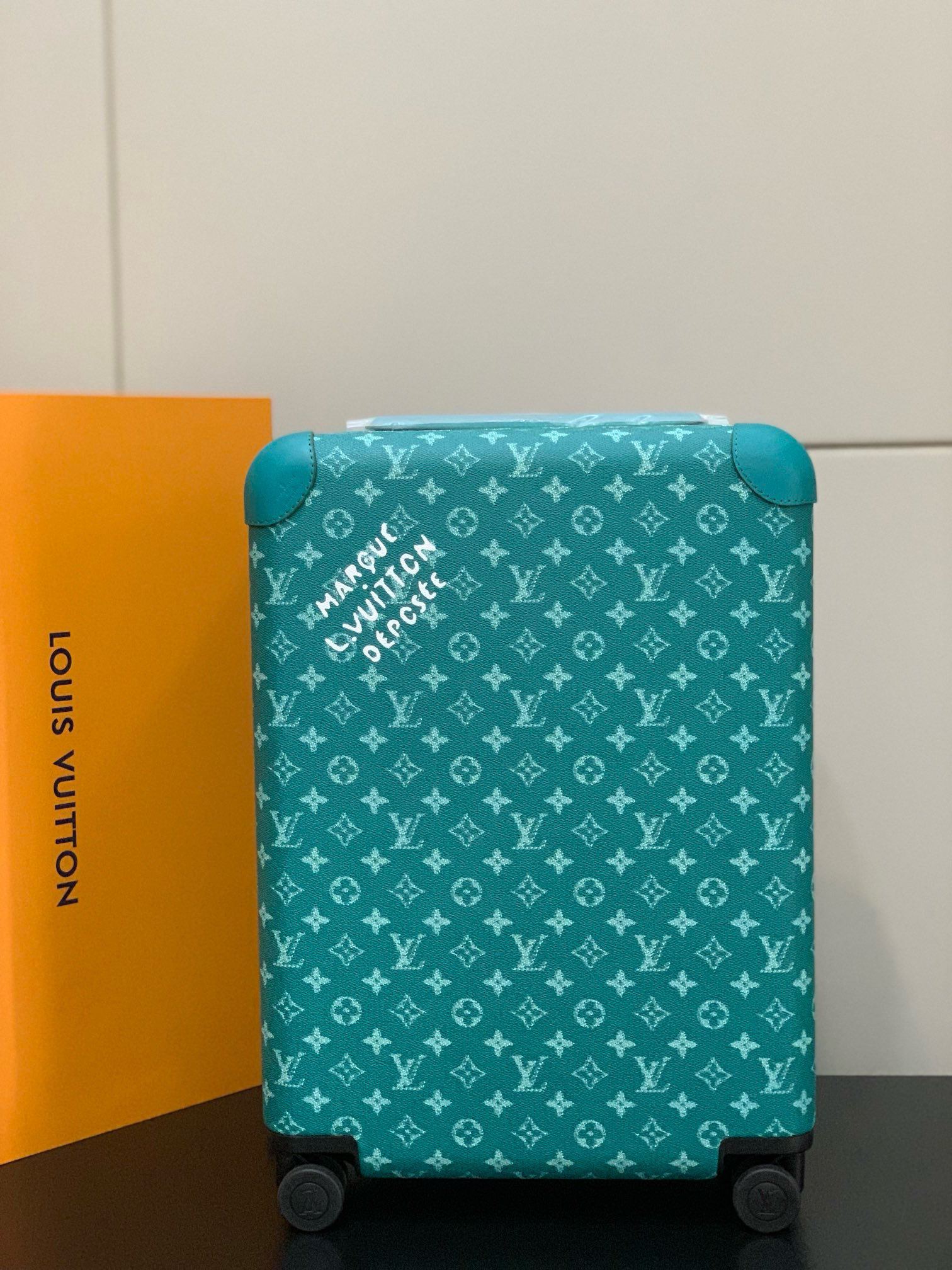 LV luggage-30