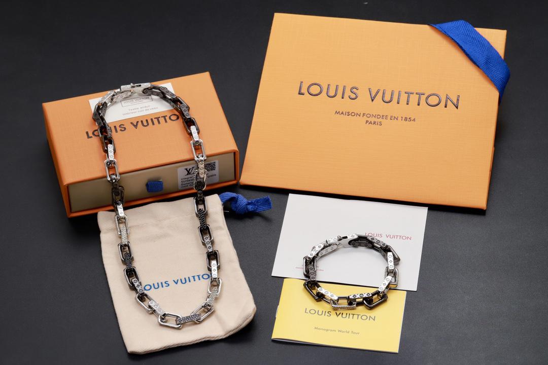 LV Bracelet-64