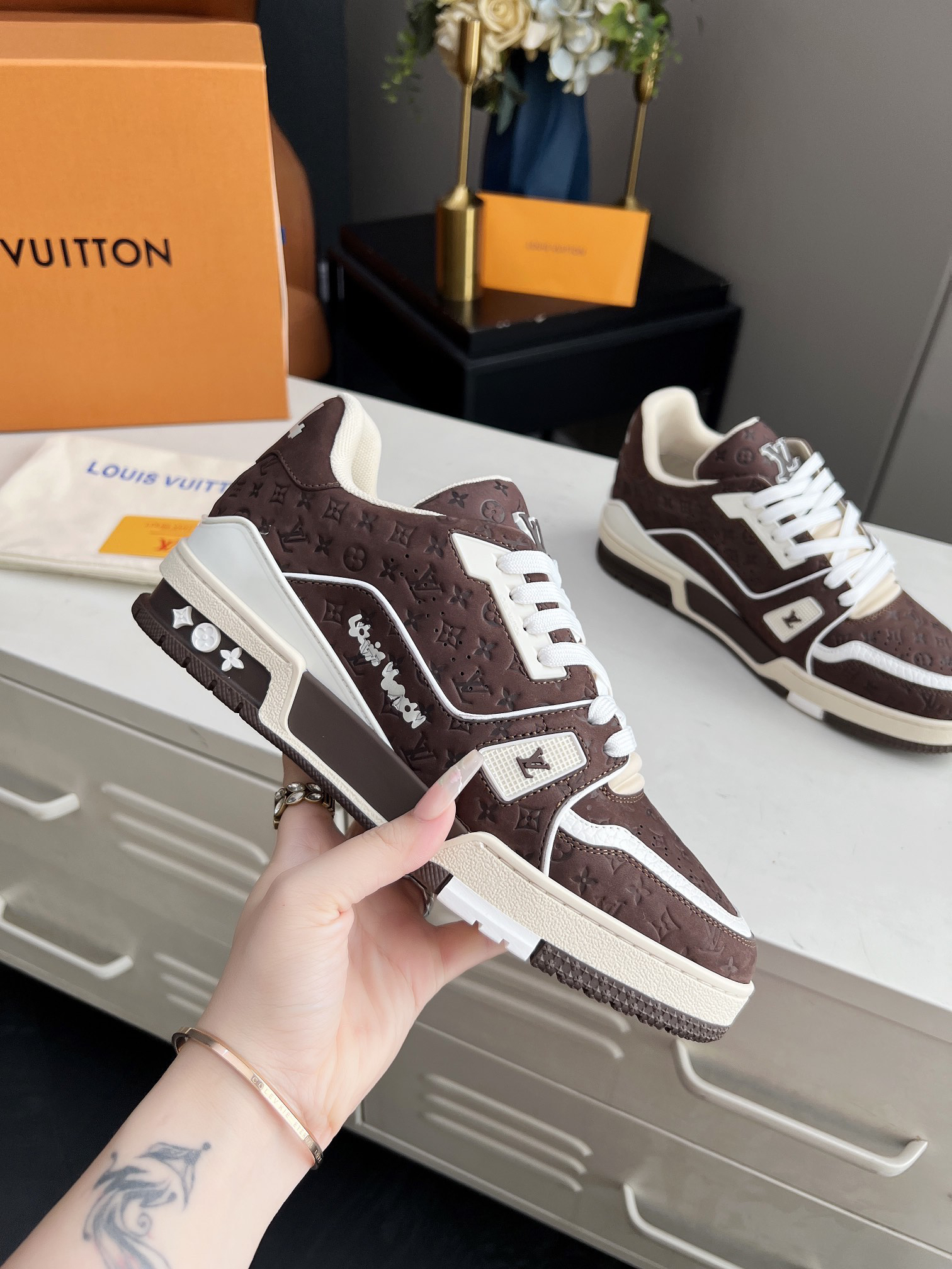Lv Sneakers-57