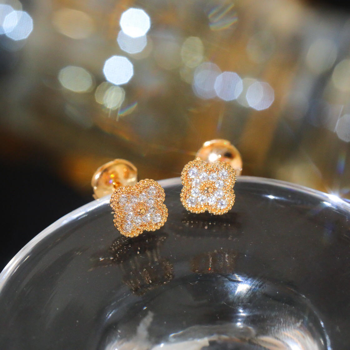 Van Cleef & Arpels earring-86