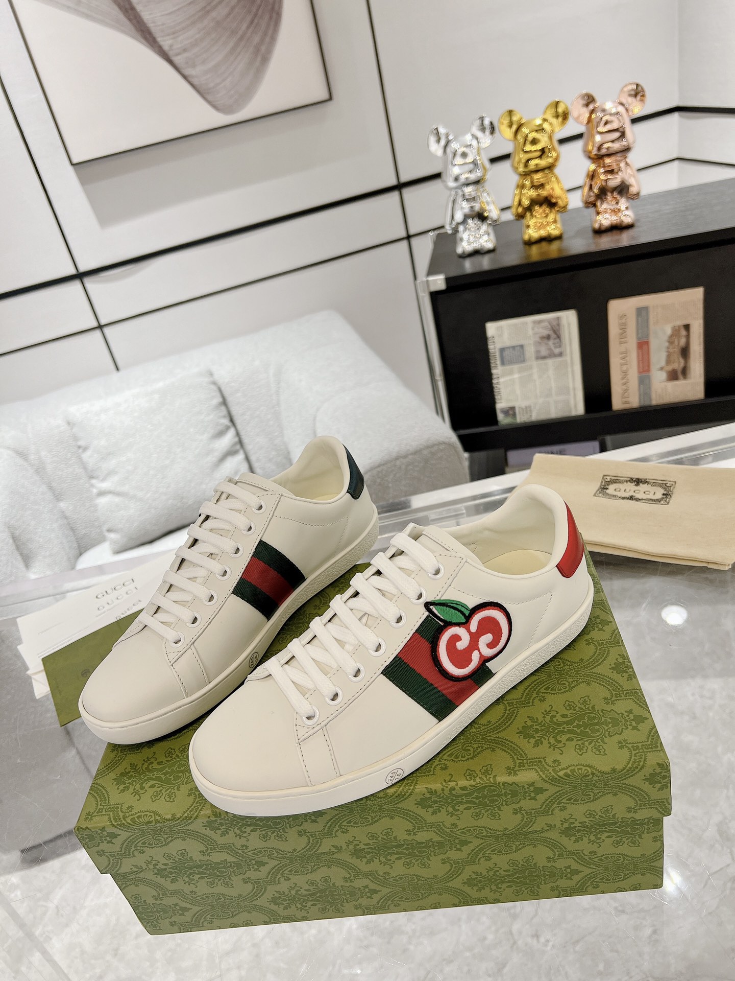 Gucci Sneakers-218