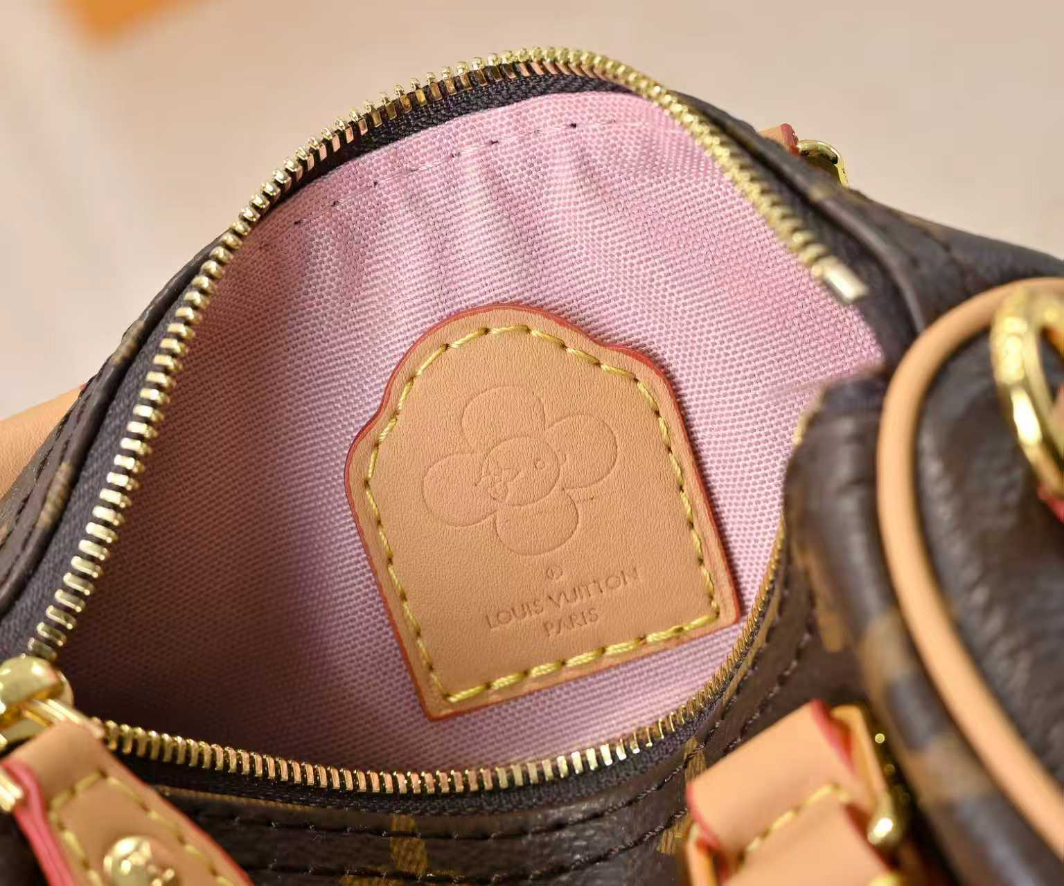 Louis Vuitton Hot New Product-161