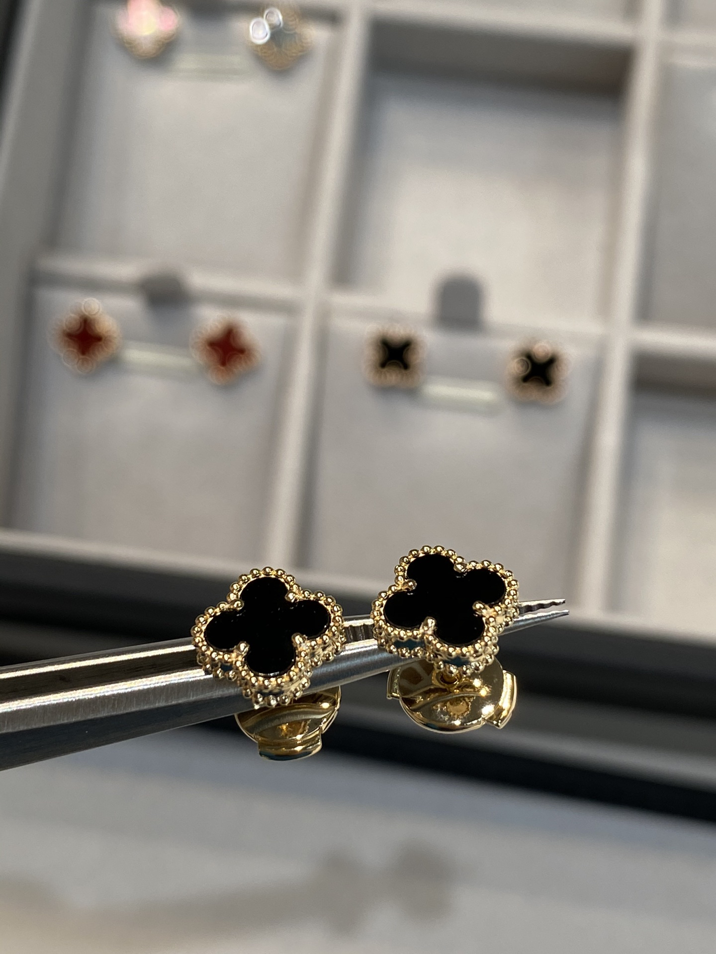Van Cleef & Arpels earring-64
