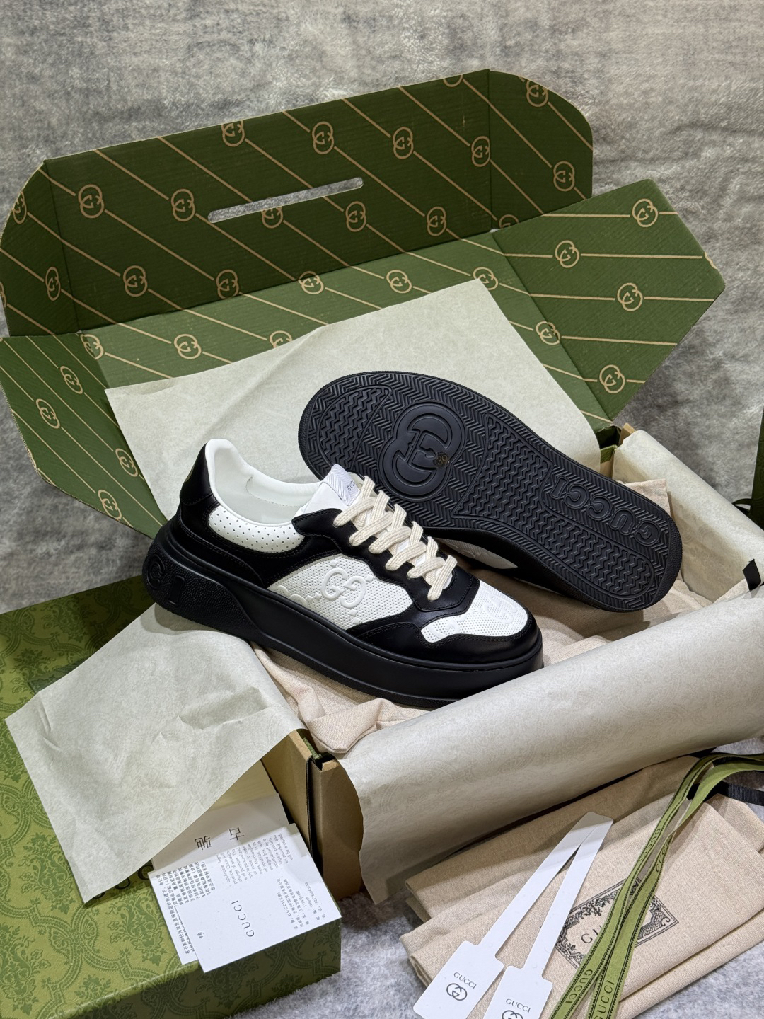 Gucci Sneakers-156