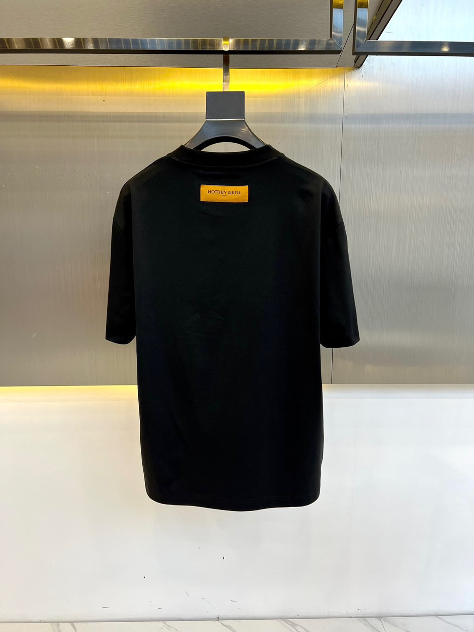 LV clothing-99