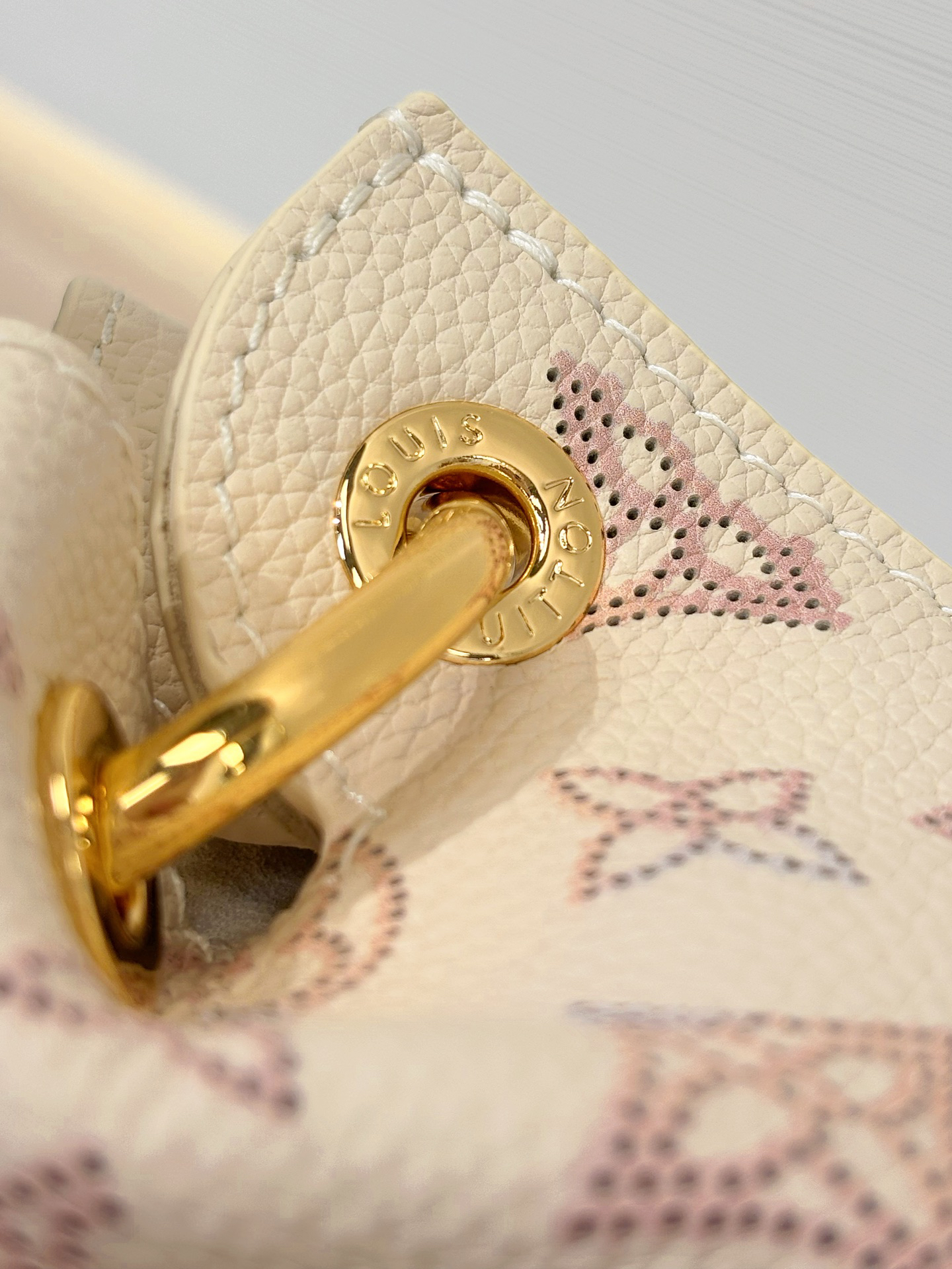 Louis Vuitton Hot New Product-179