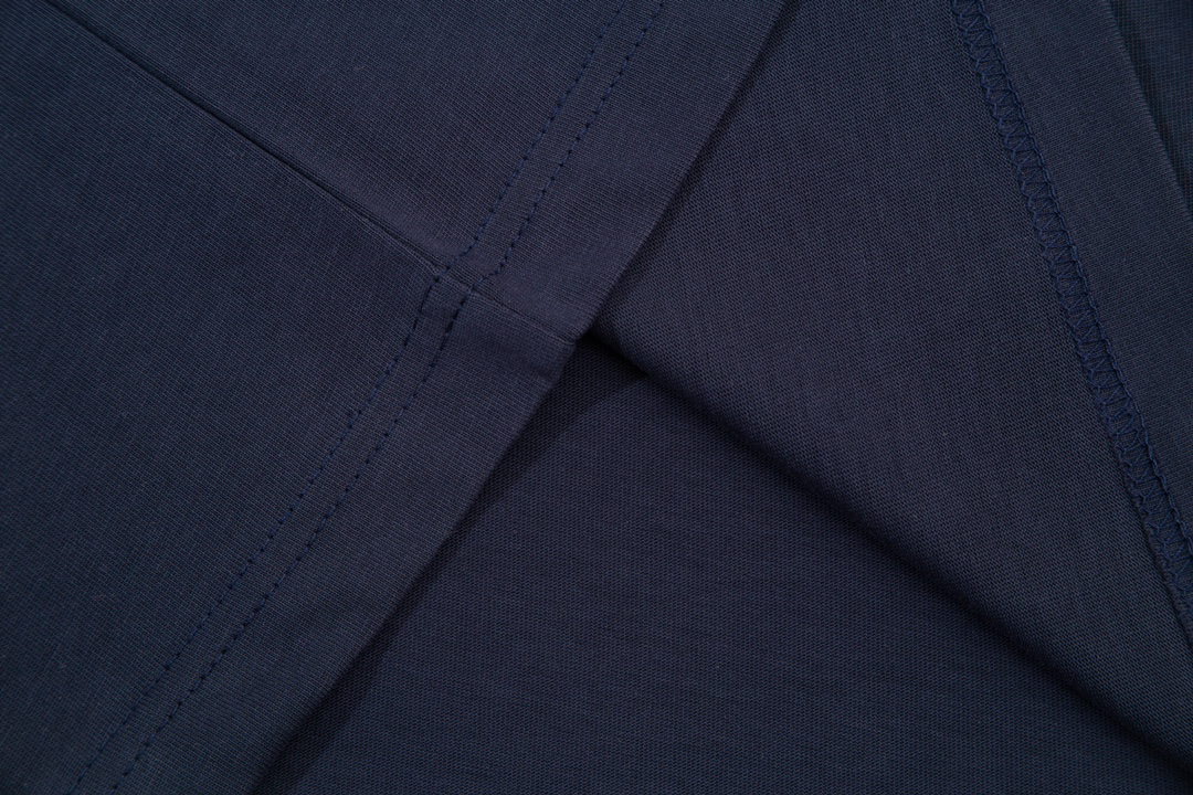 LV clothing-79