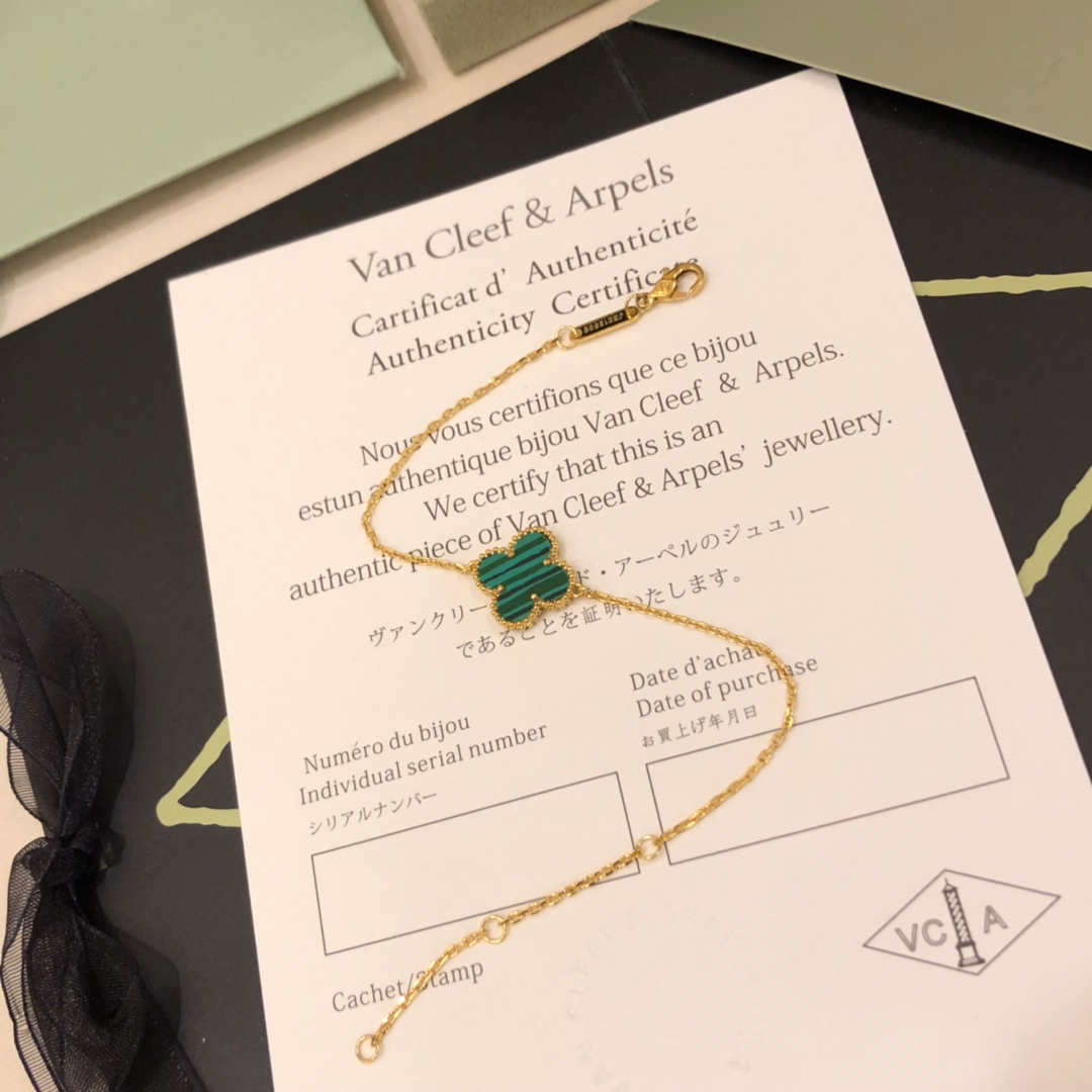 Van Cleef & Arpels Bracelet-32