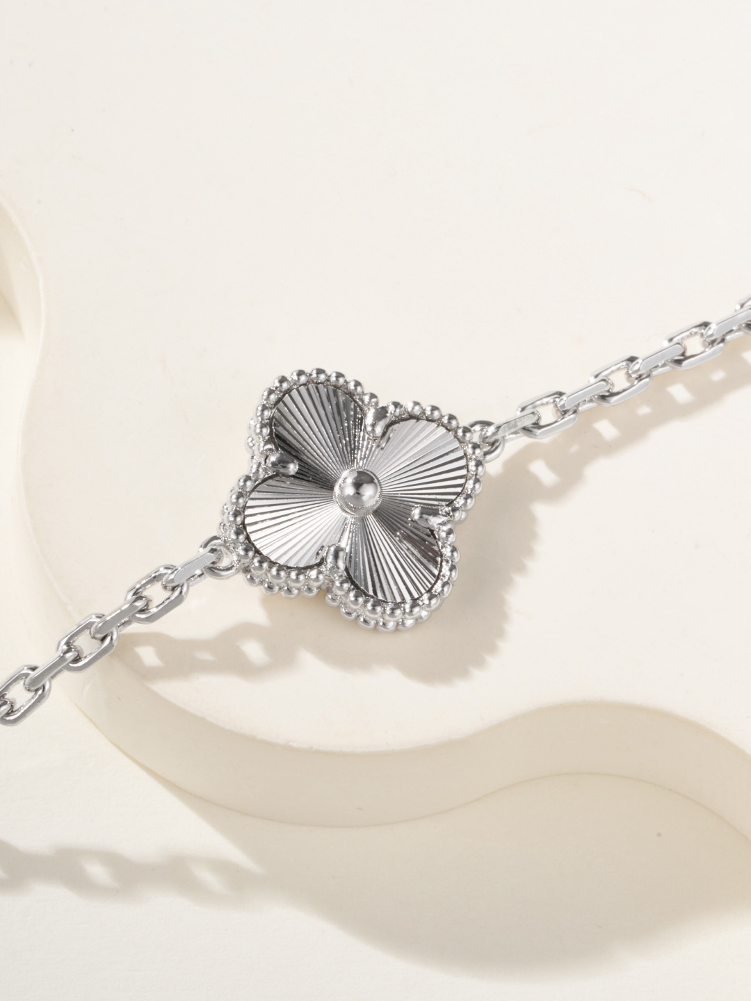 Van Cleef & Arpels Bracelet-65