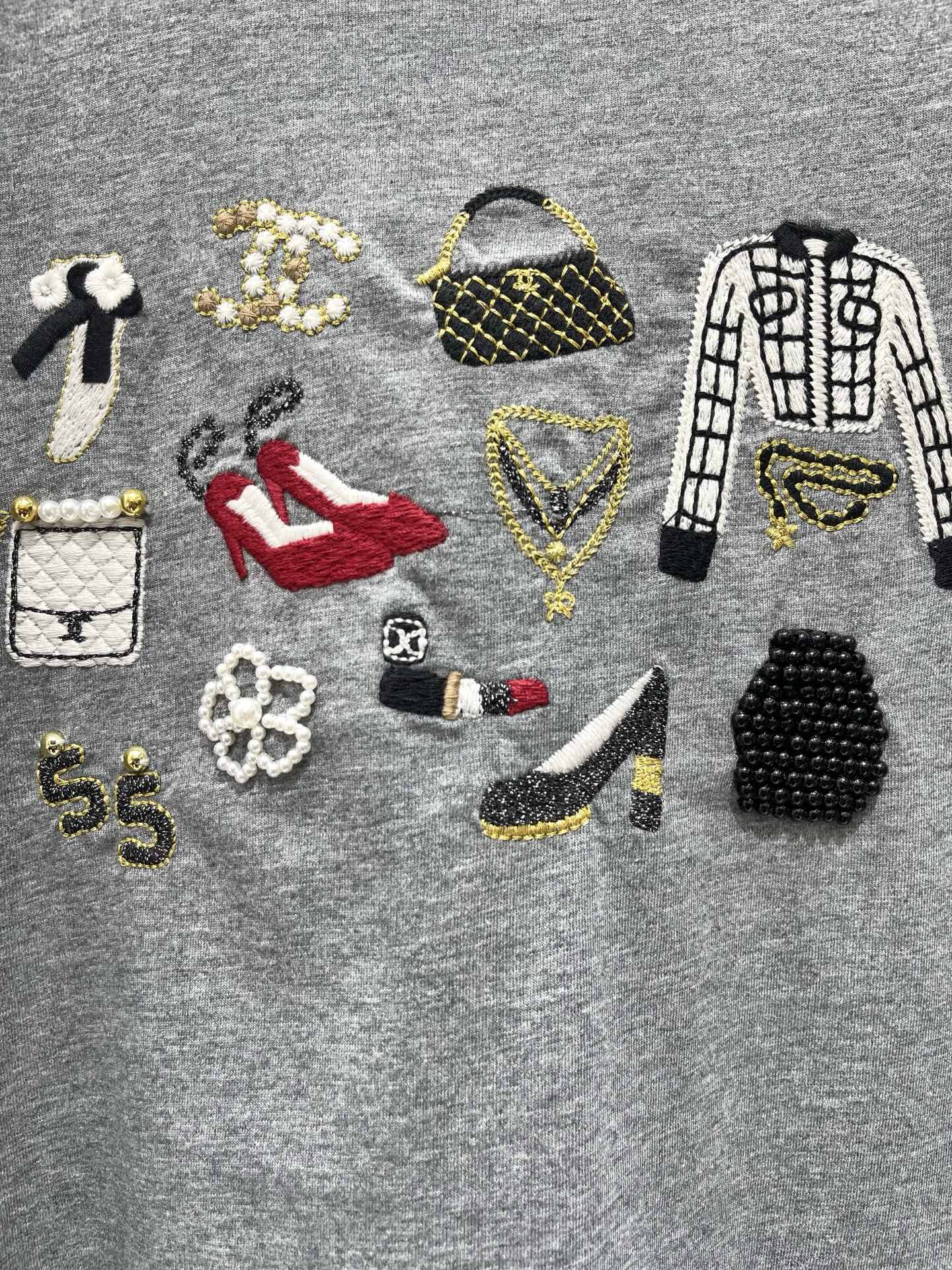 Chanel clothing-137