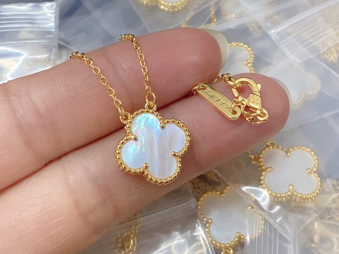 Van Cleef & Arpels necklace-57