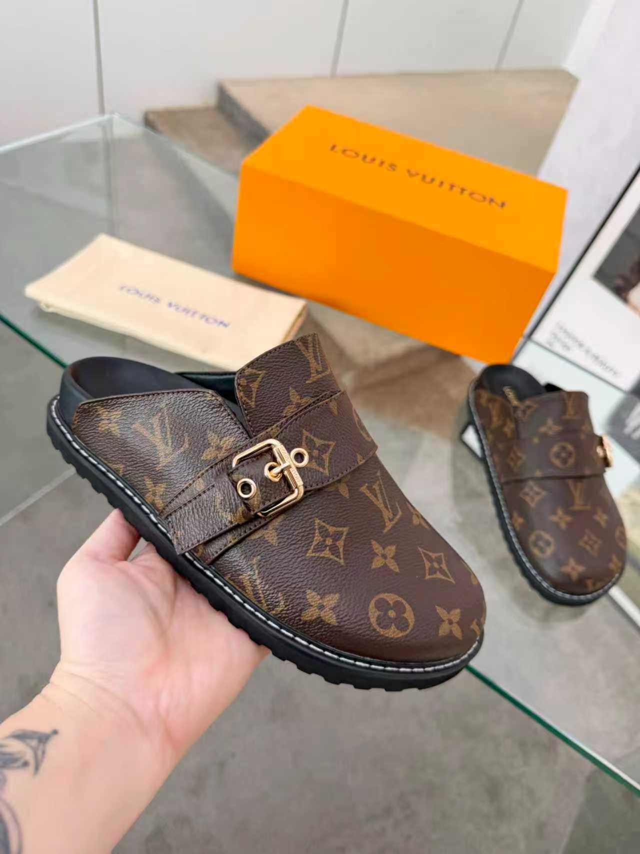 LV Summer footwear