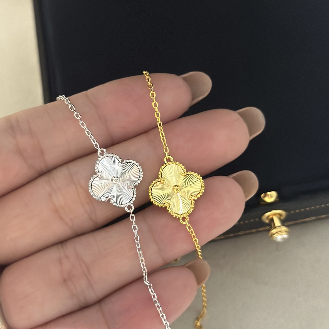 Van Cleef & Arpels Bracelet-29