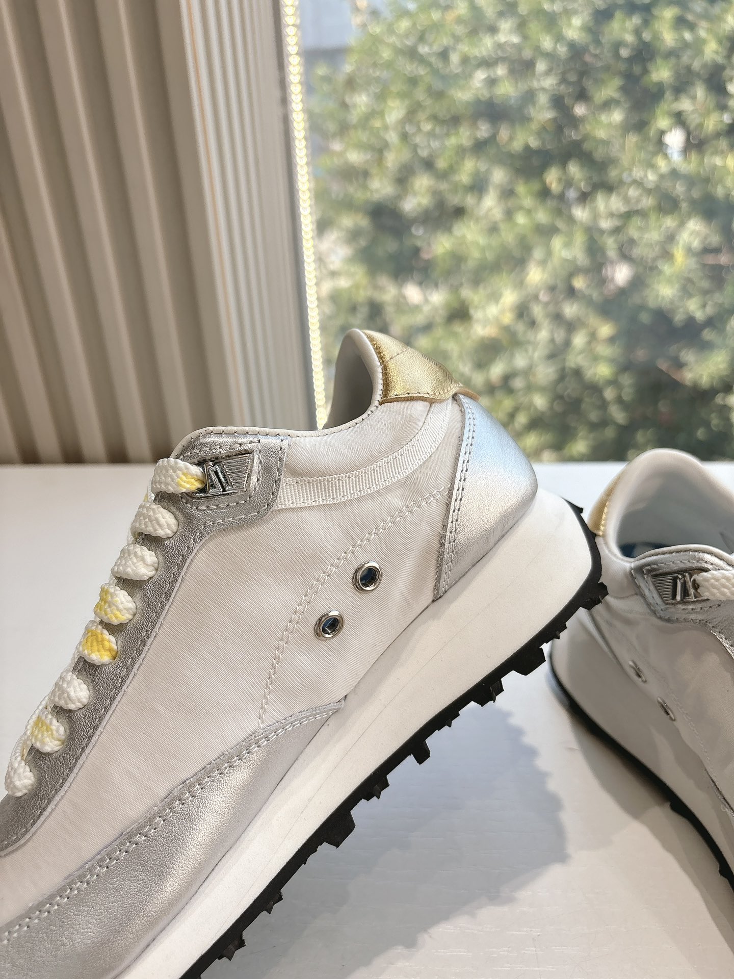 Golden Goose Sneakers-22