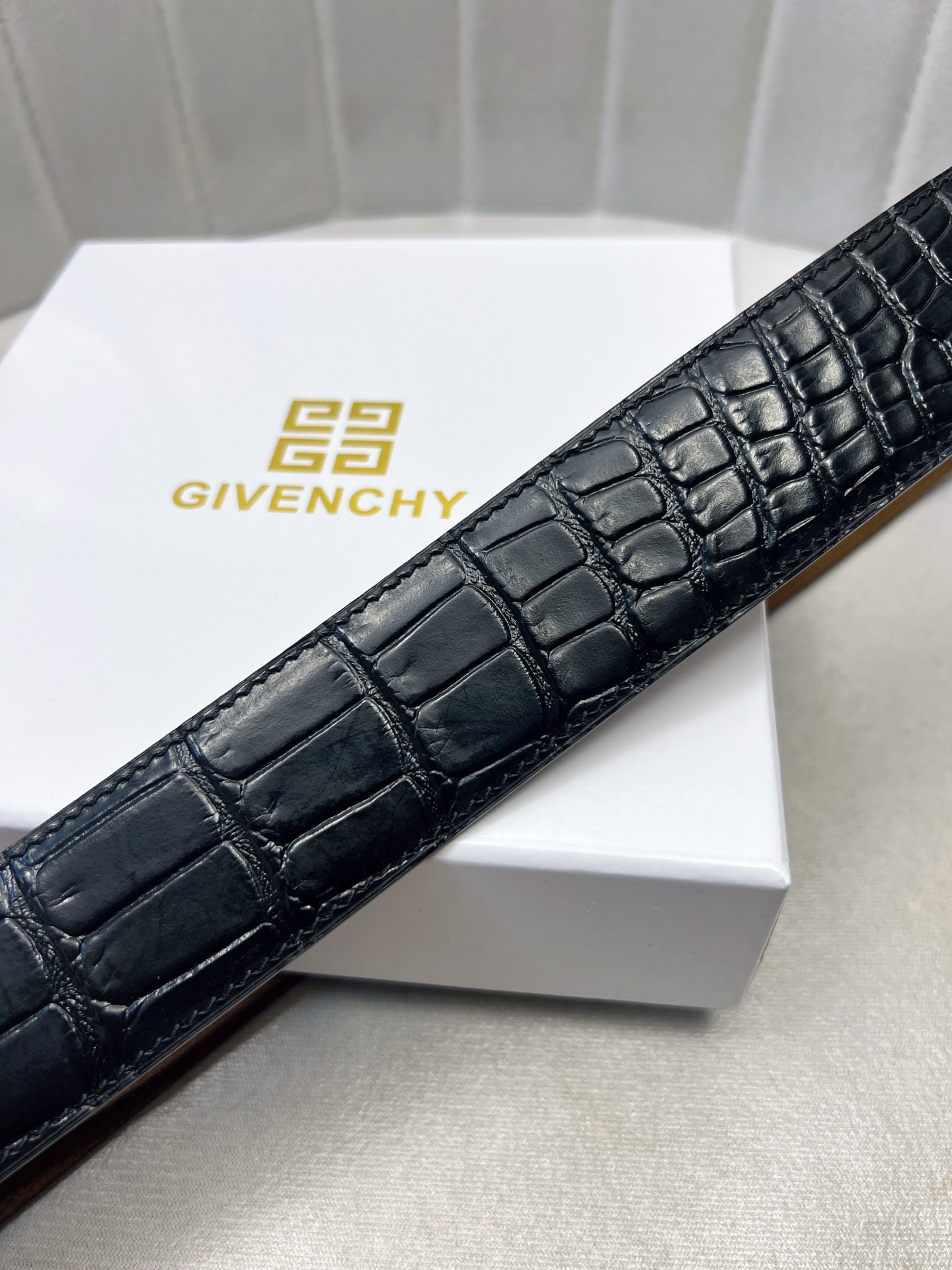 Givenchy belt-128